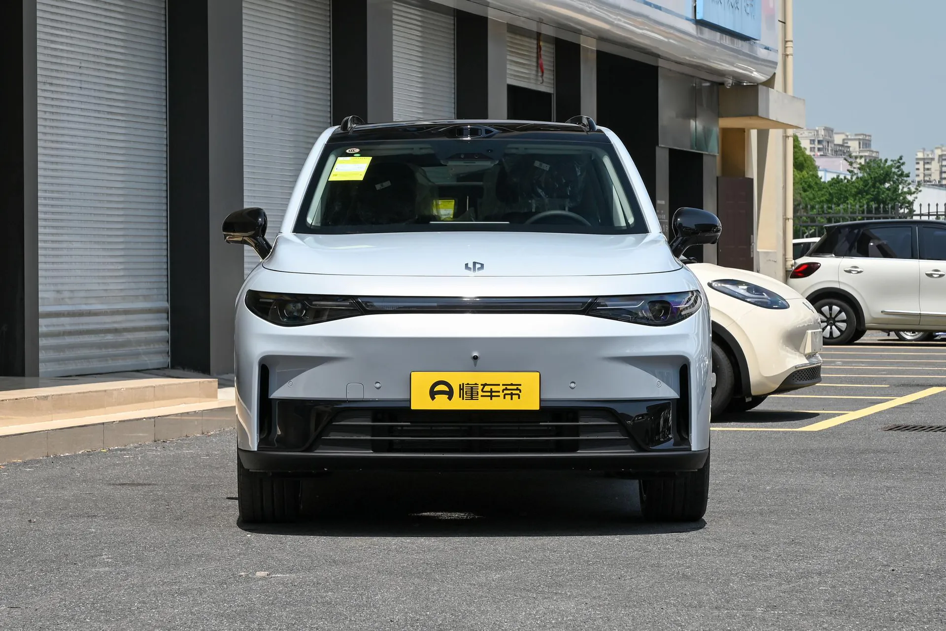  C16 Pure EV 630 LiDAR 6-Seater