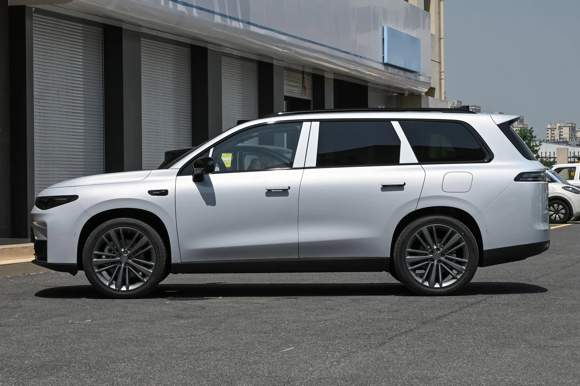  C16 Pure EV 630 LiDAR 6-Seater
