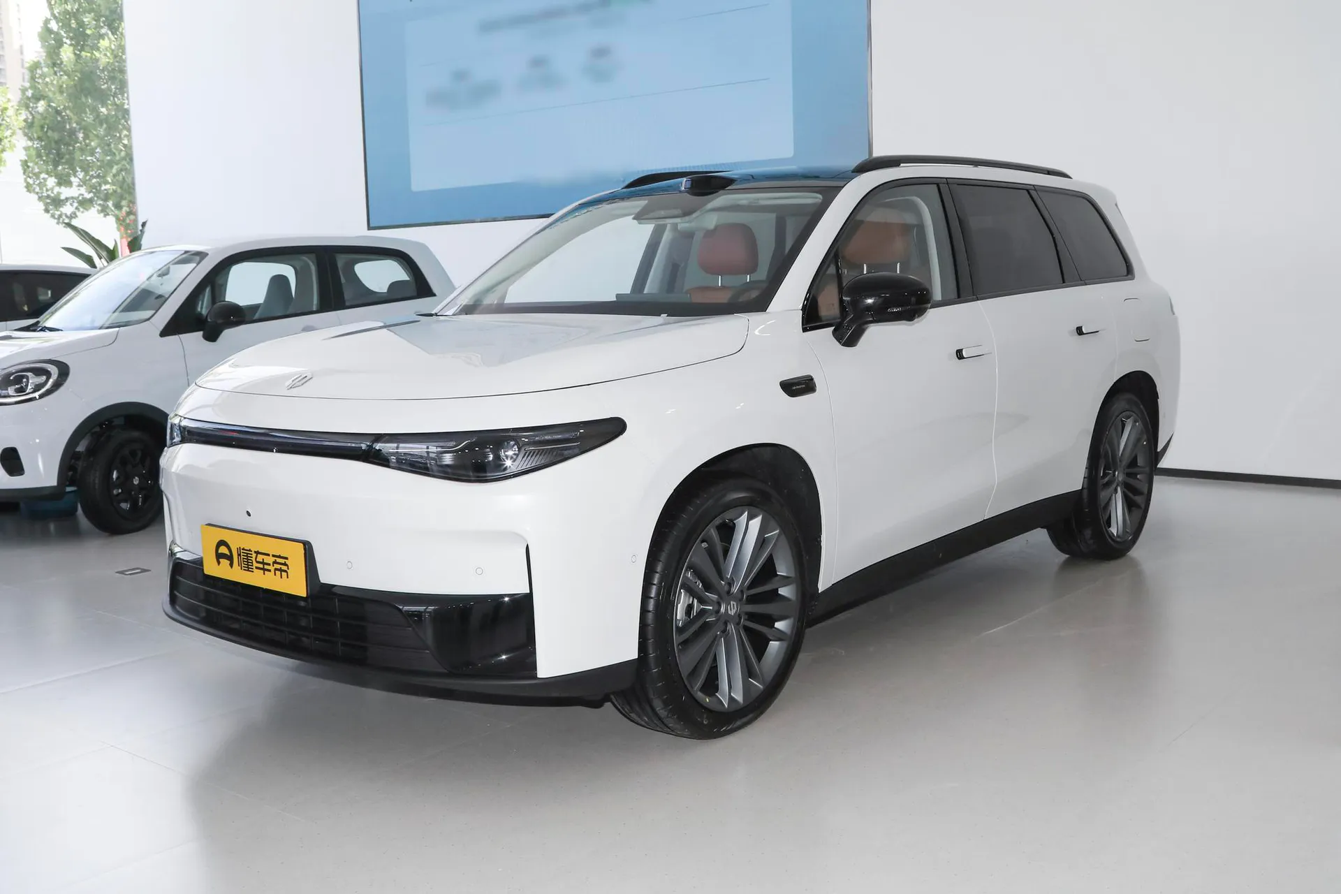  C16 Pure EV 630 LiDAR 6-Seater