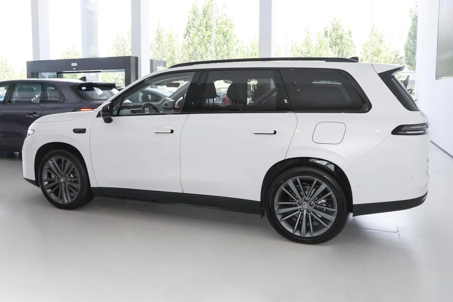  C16 Pure EV 630 LiDAR 6-Seater