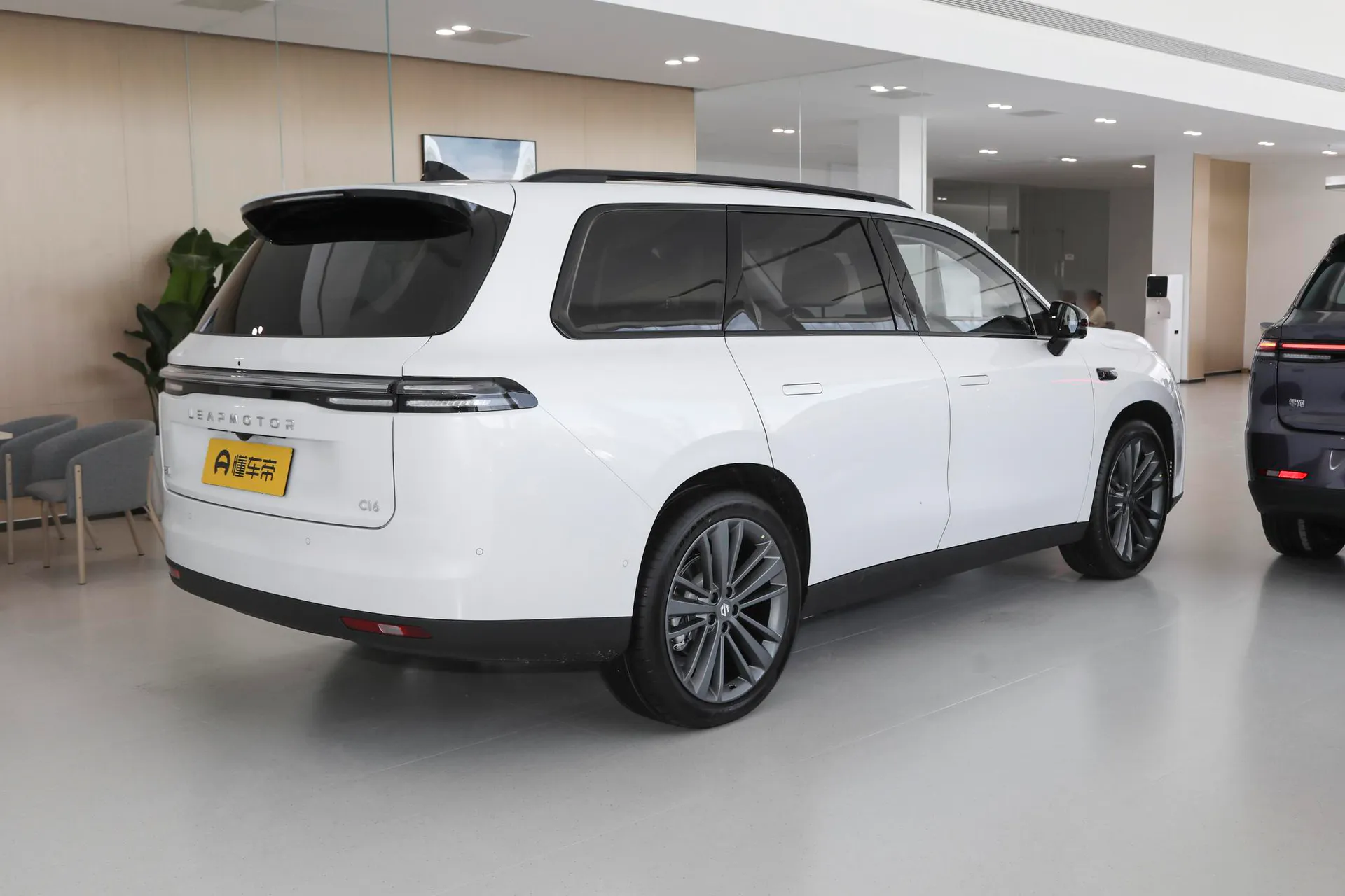  C16 Pure EV 630 LiDAR 6-Seater