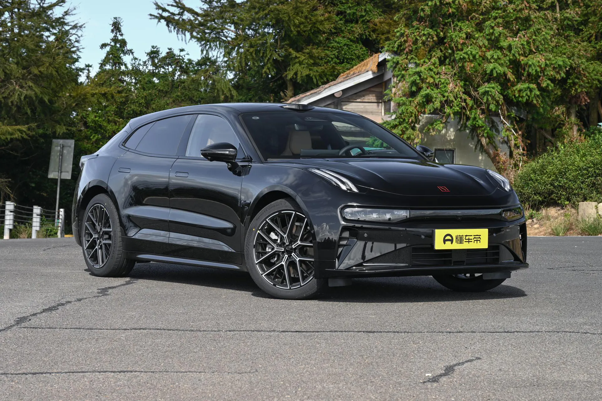  001 Ultra 103kWh AWD