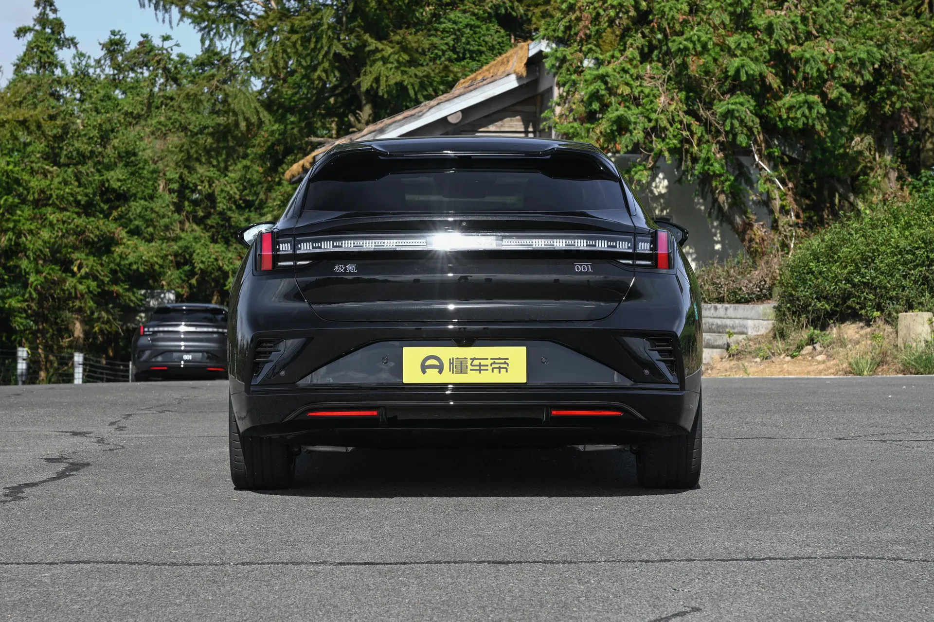  001 Ultra 103kWh AWD