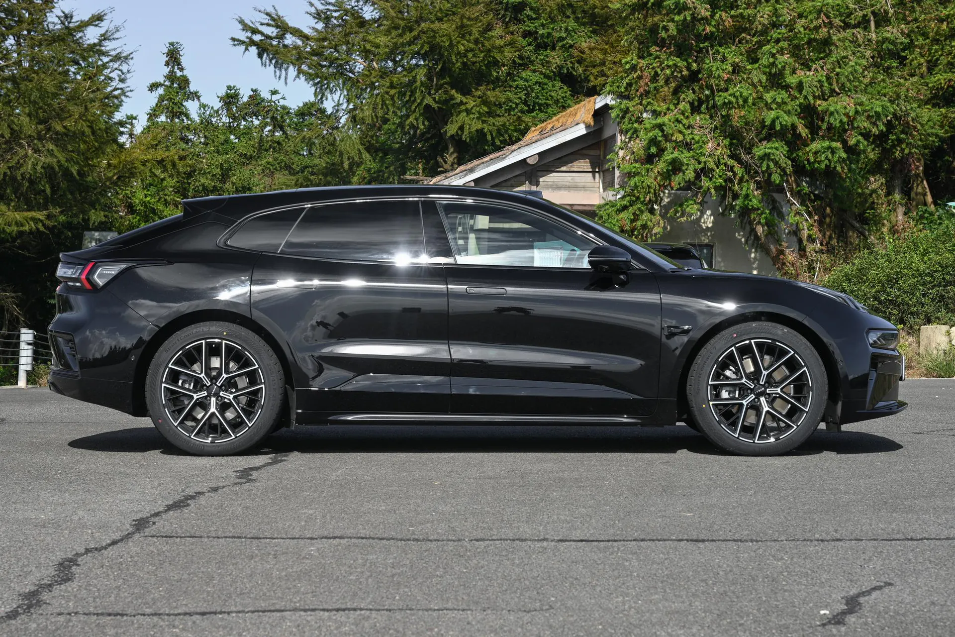 001 Ultra 103kWh AWD