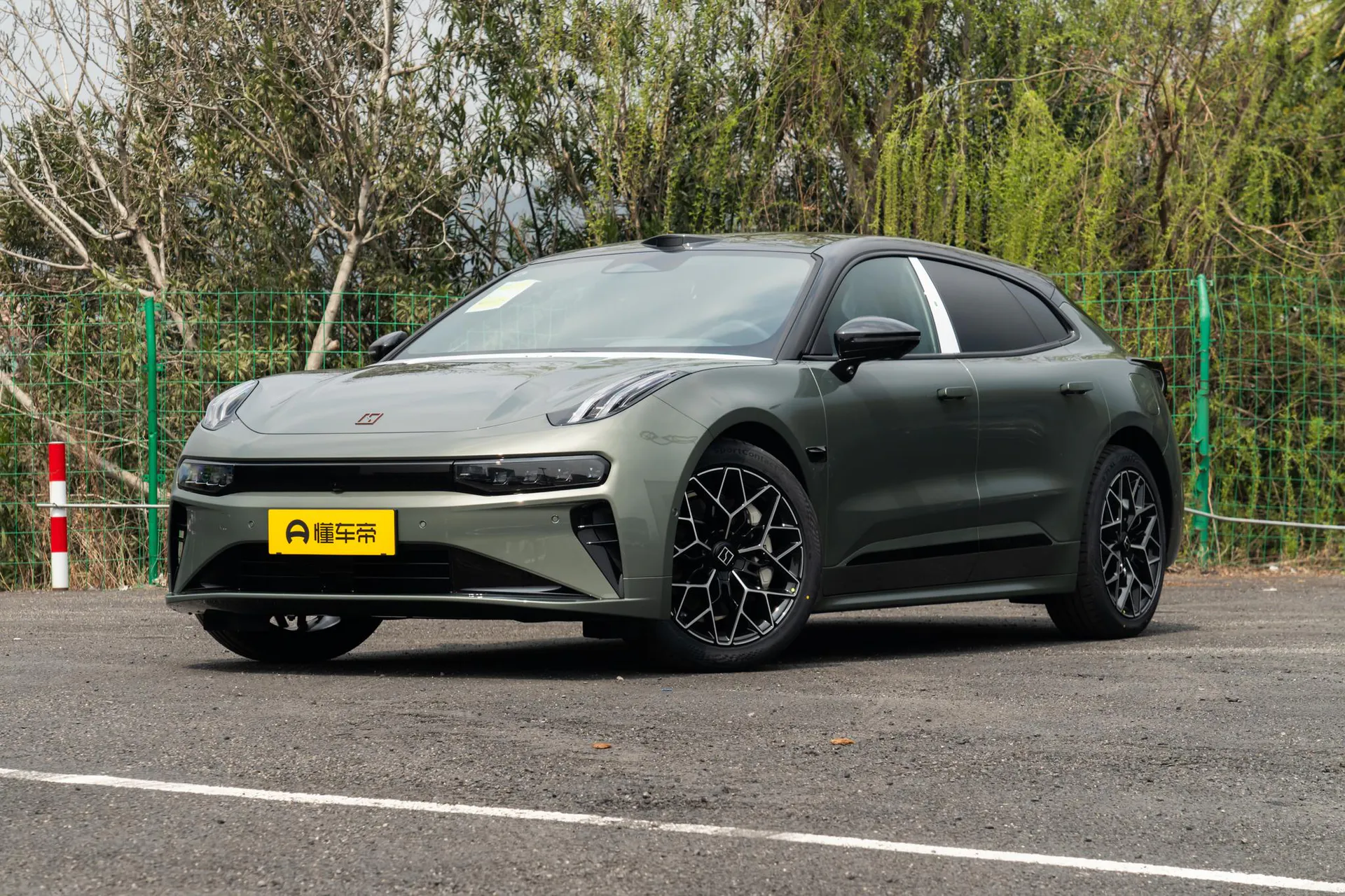  001 Ultra 103kWh AWD