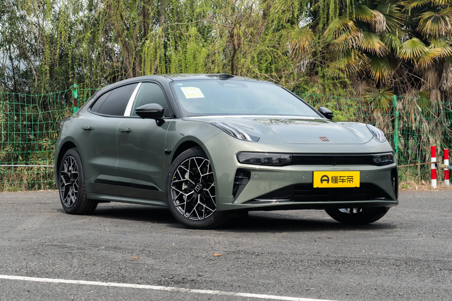  001 Ultra 103kWh AWD