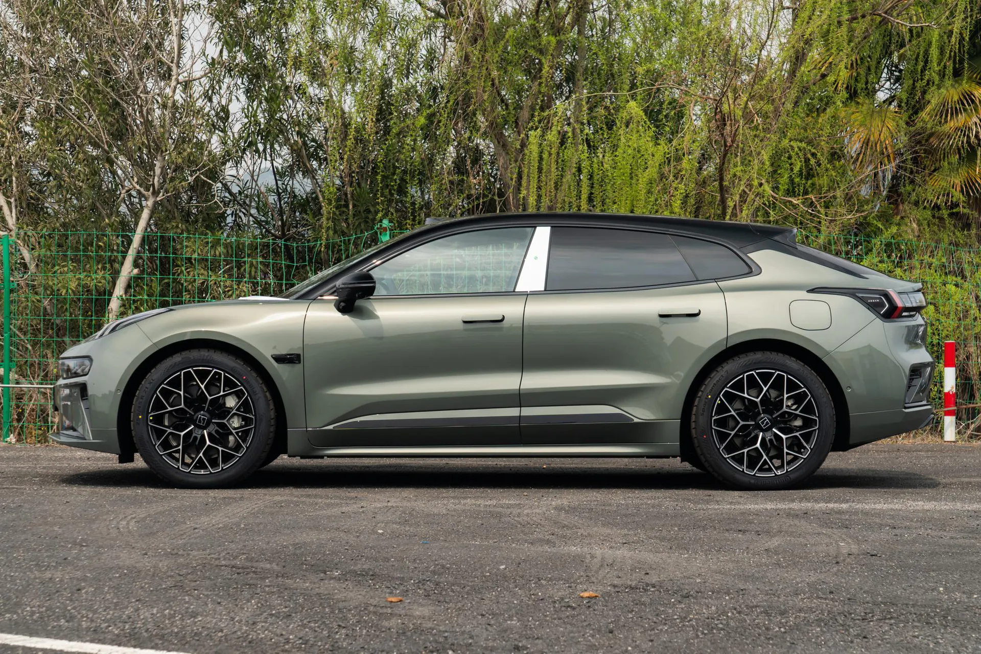 001 Ultra 103kWh AWD