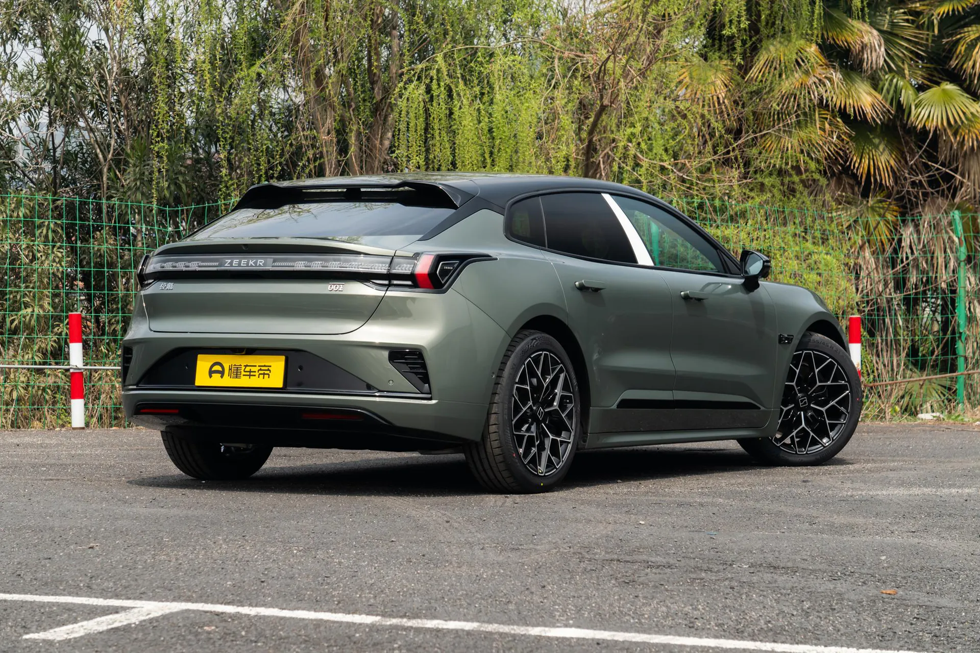  001 Ultra 103kWh AWD