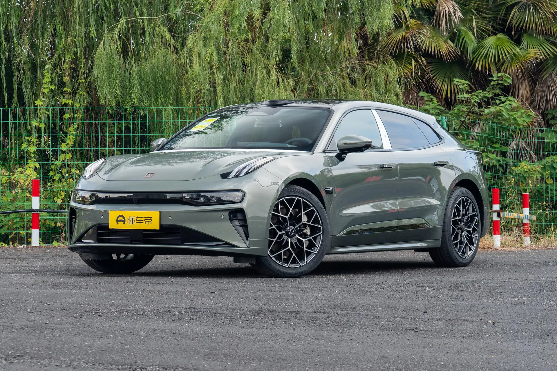  001 Ultra 103kWh AWD