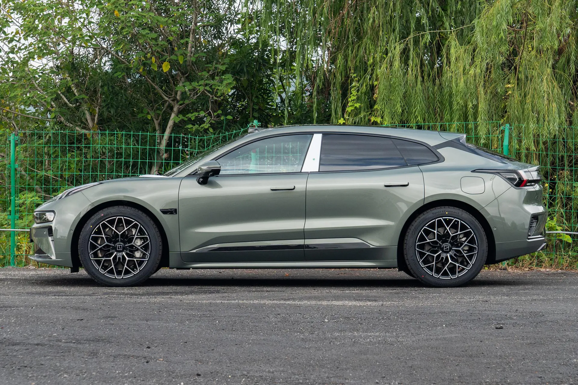  001 Ultra 103kWh AWD