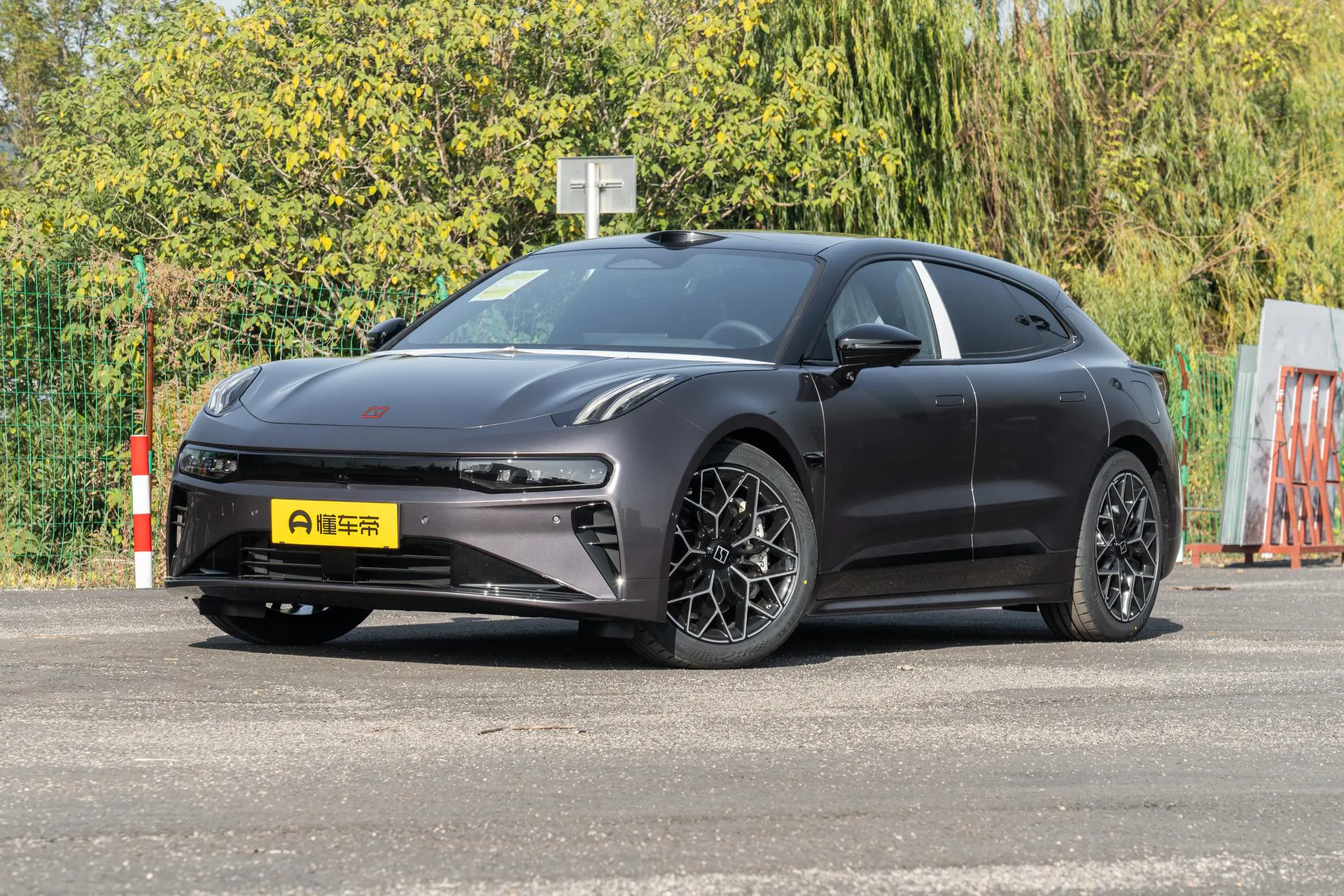  001 Ultra 103kWh AWD