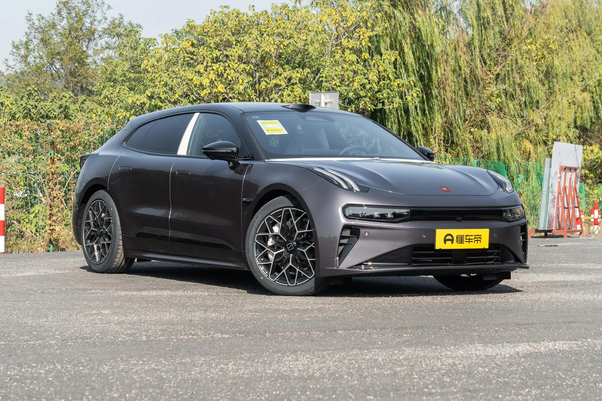  001 Ultra 103kWh AWD