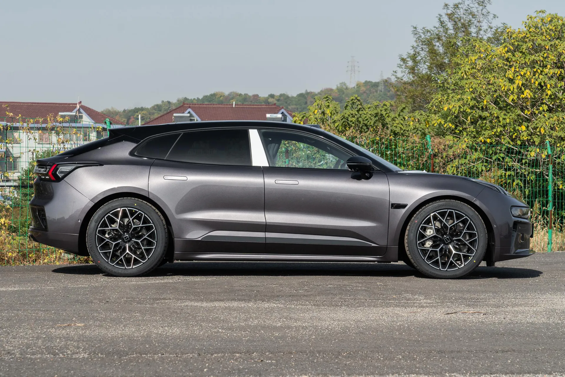  001 Ultra 103kWh AWD