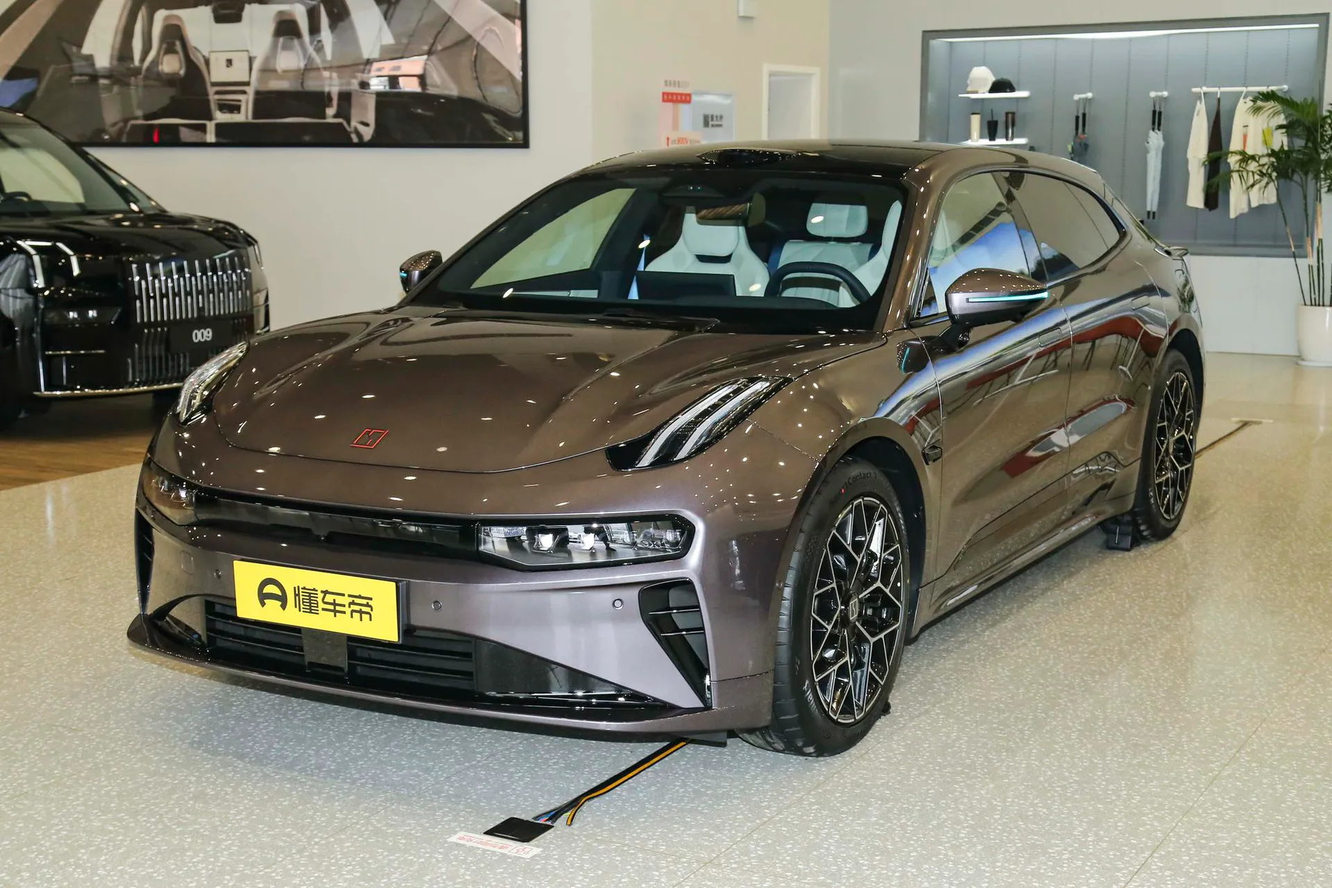 001 Ultra 103kWh AWD