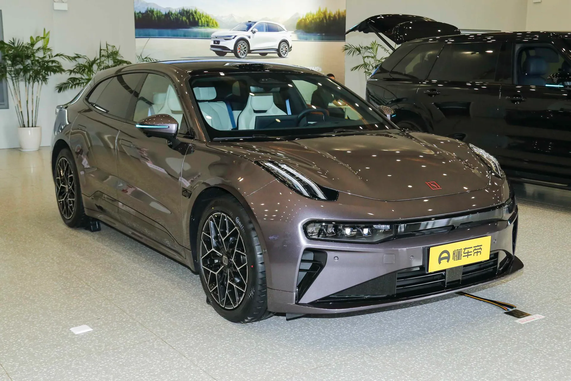  001 Ultra 103kWh AWD