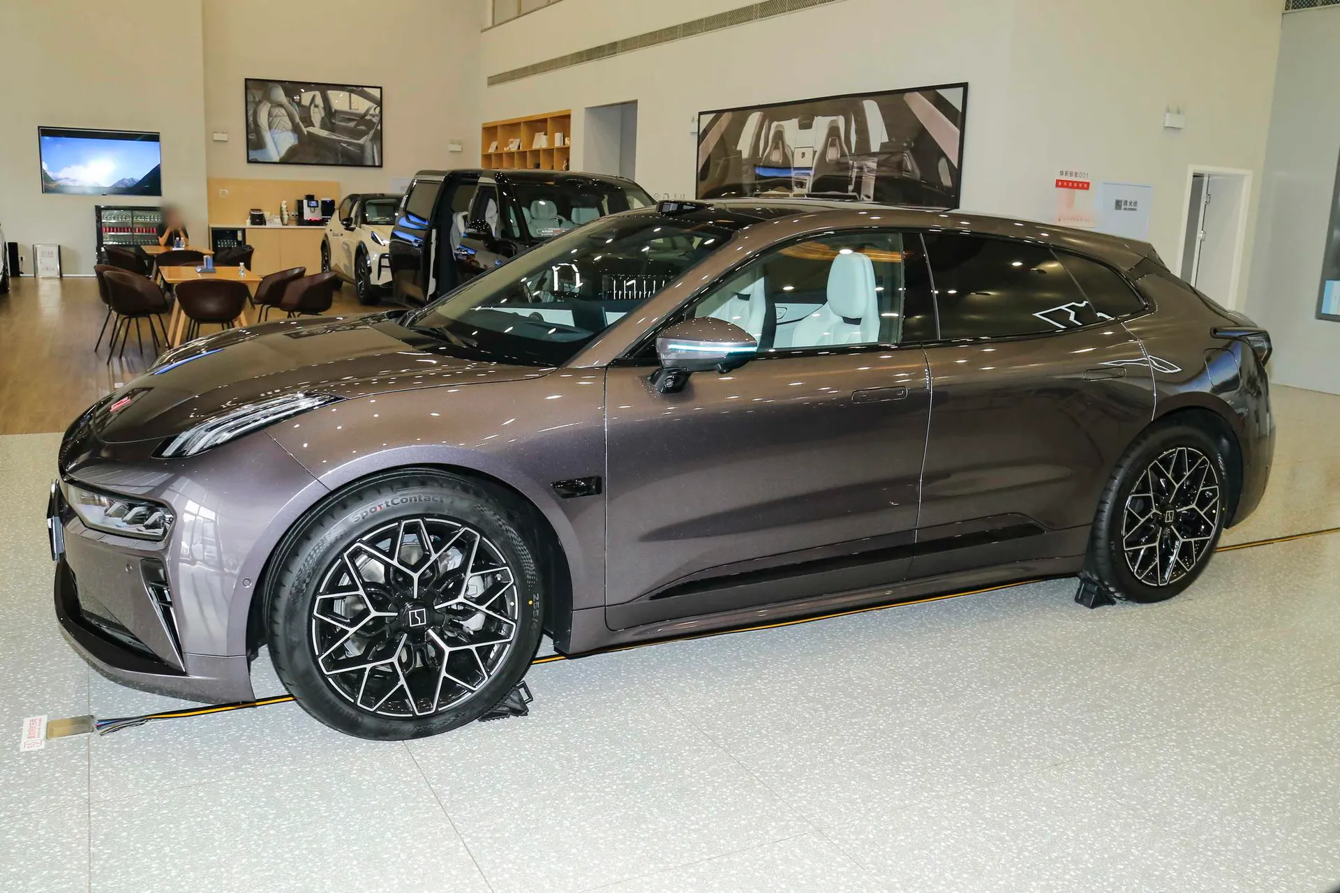  001 Ultra 103kWh AWD