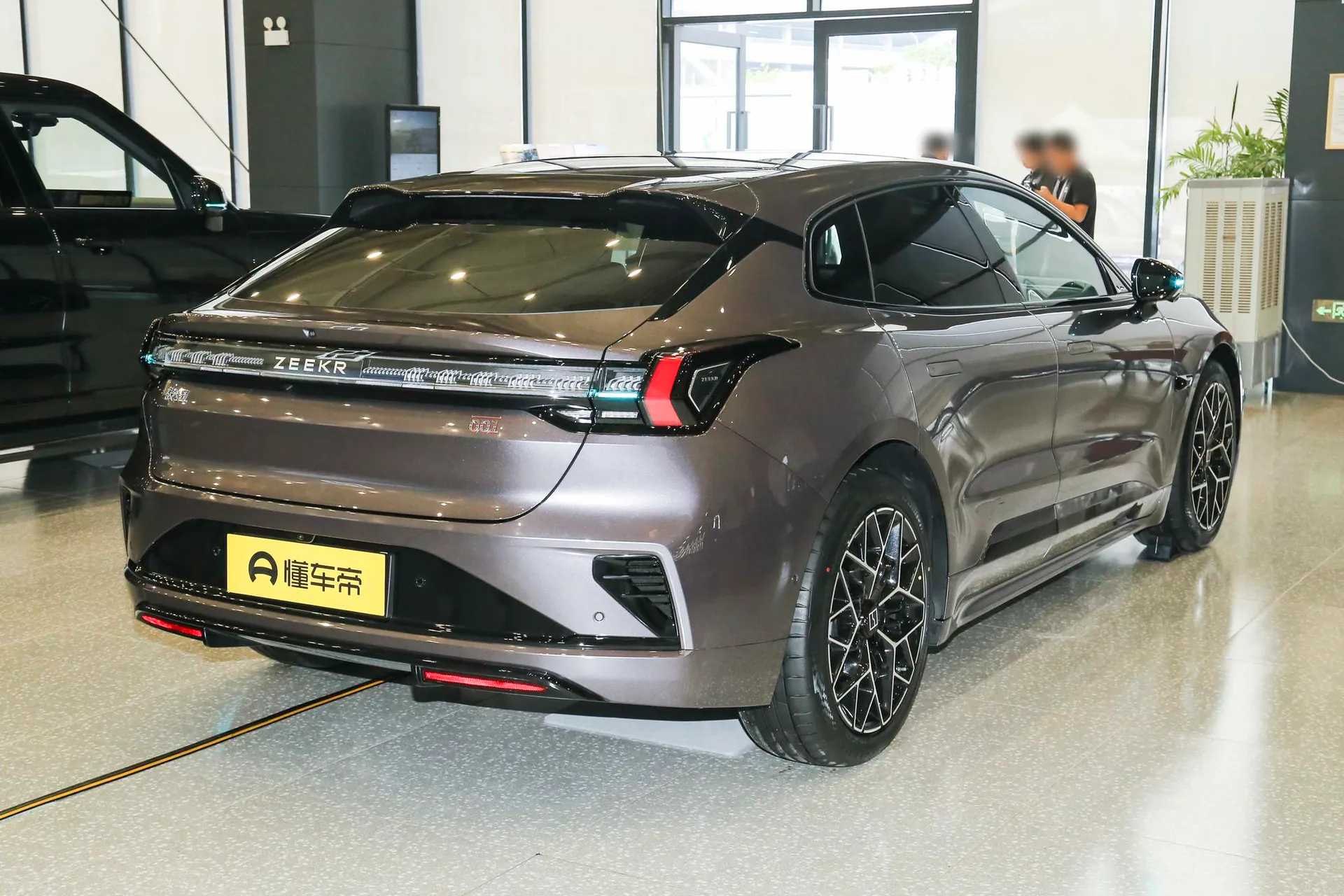  001 Ultra 103kWh AWD