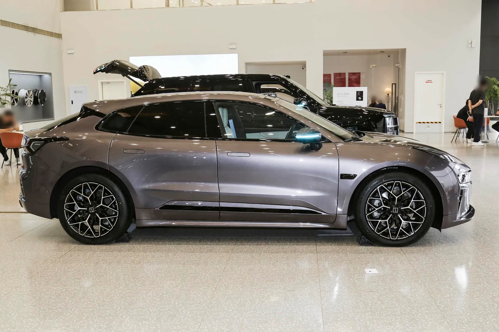  001 Ultra 103kWh AWD