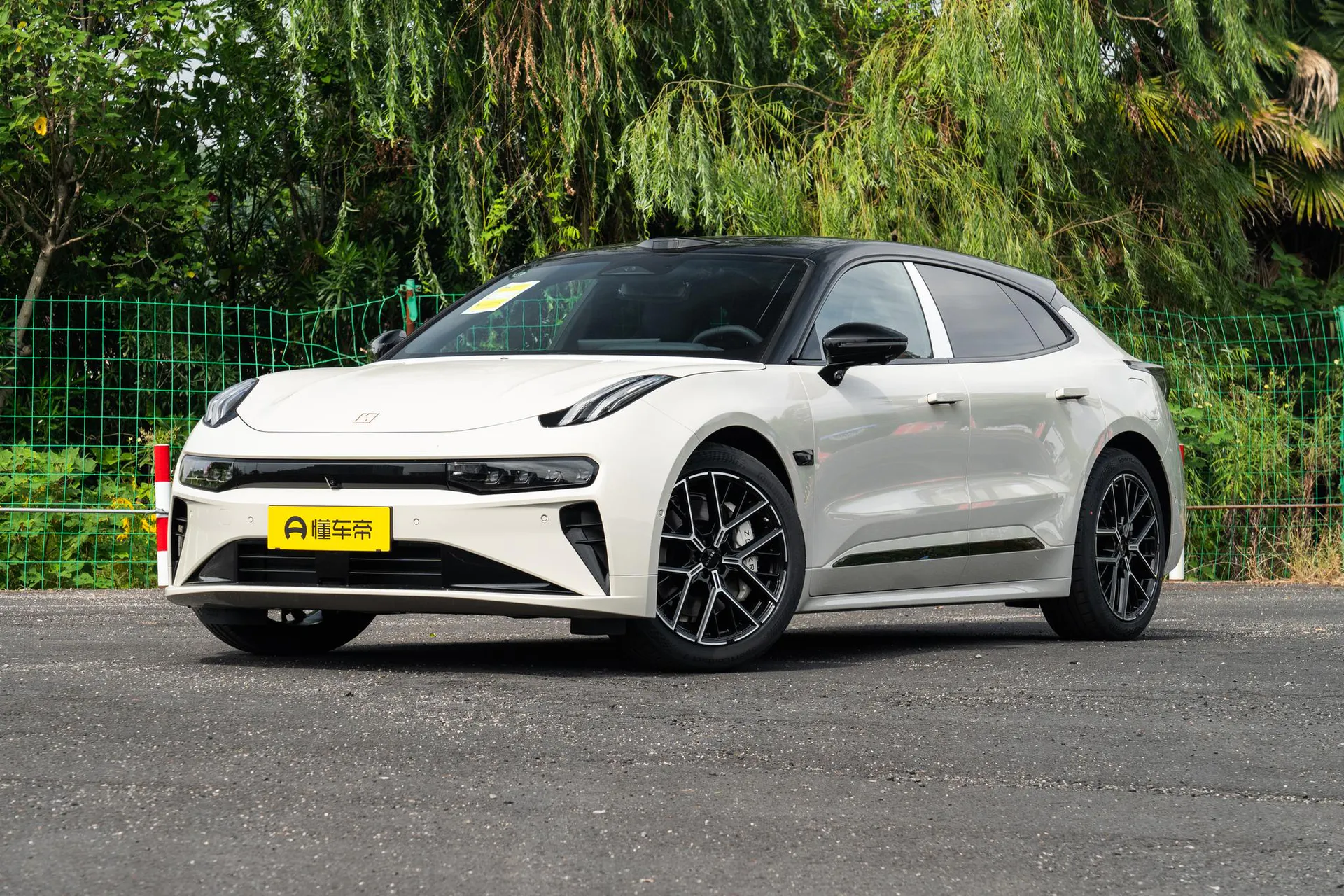  001 Ultra 103kWh AWD