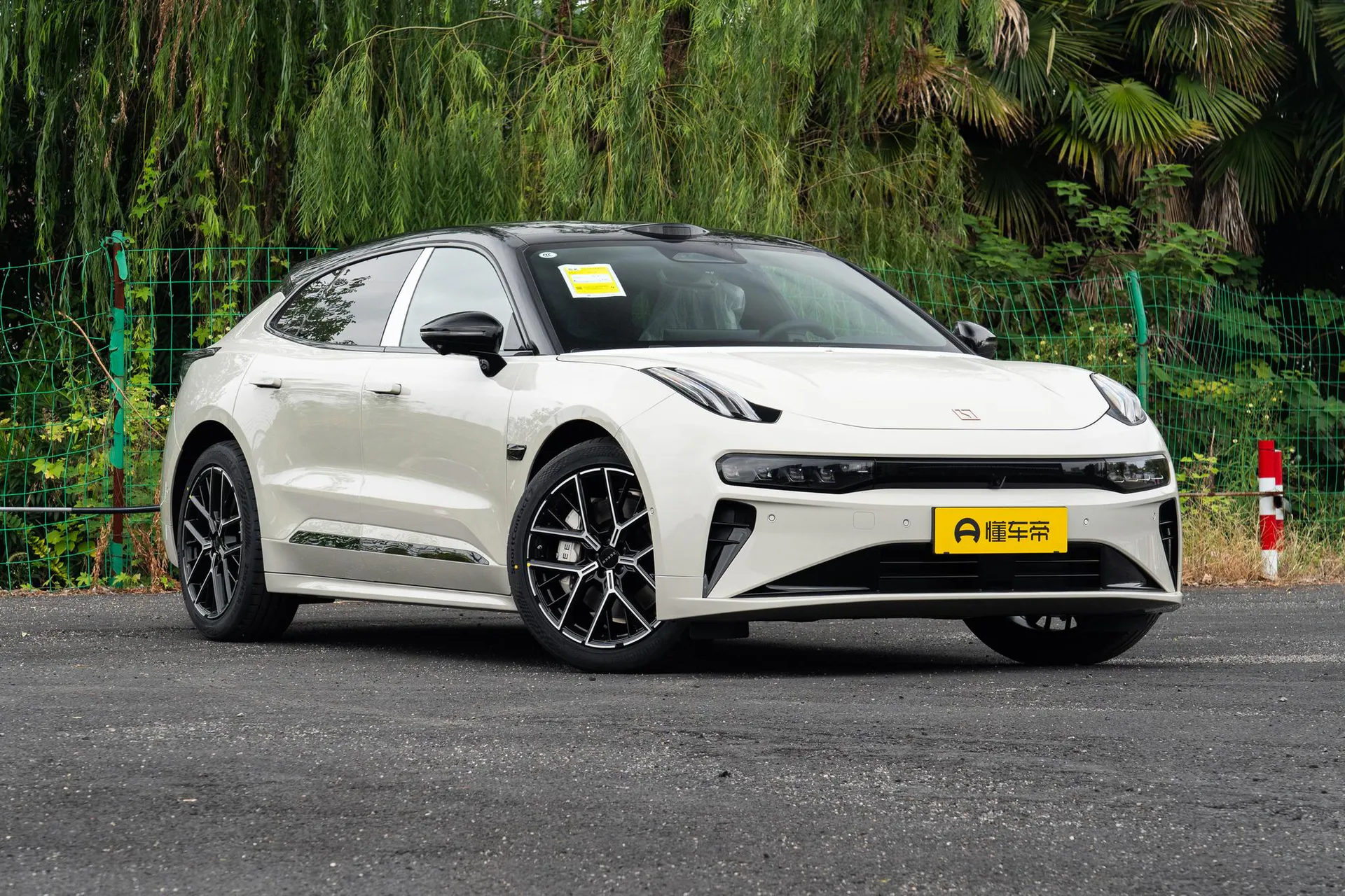  001 Ultra 103kWh AWD