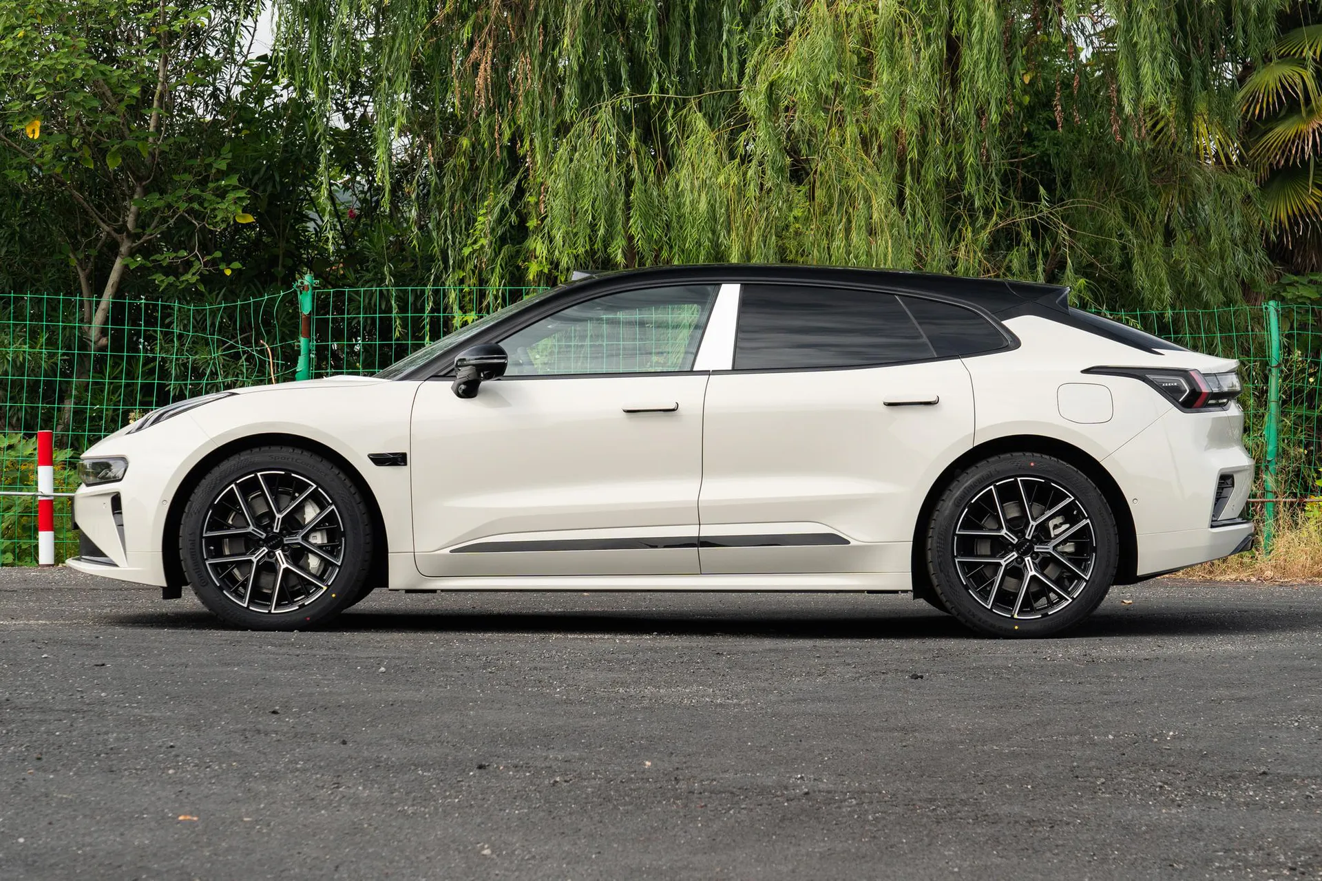  001 Ultra 103kWh AWD