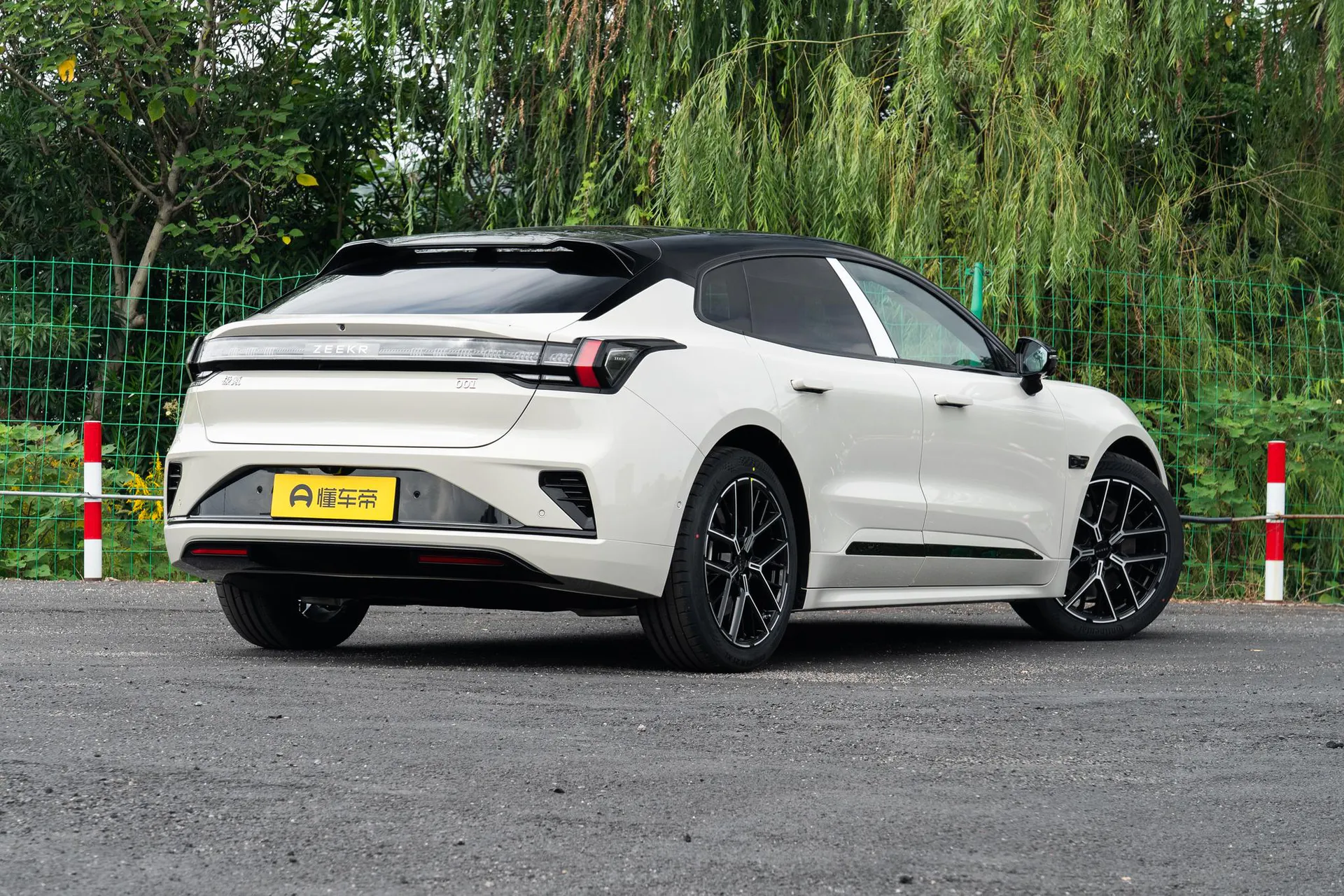  001 Ultra 103kWh AWD