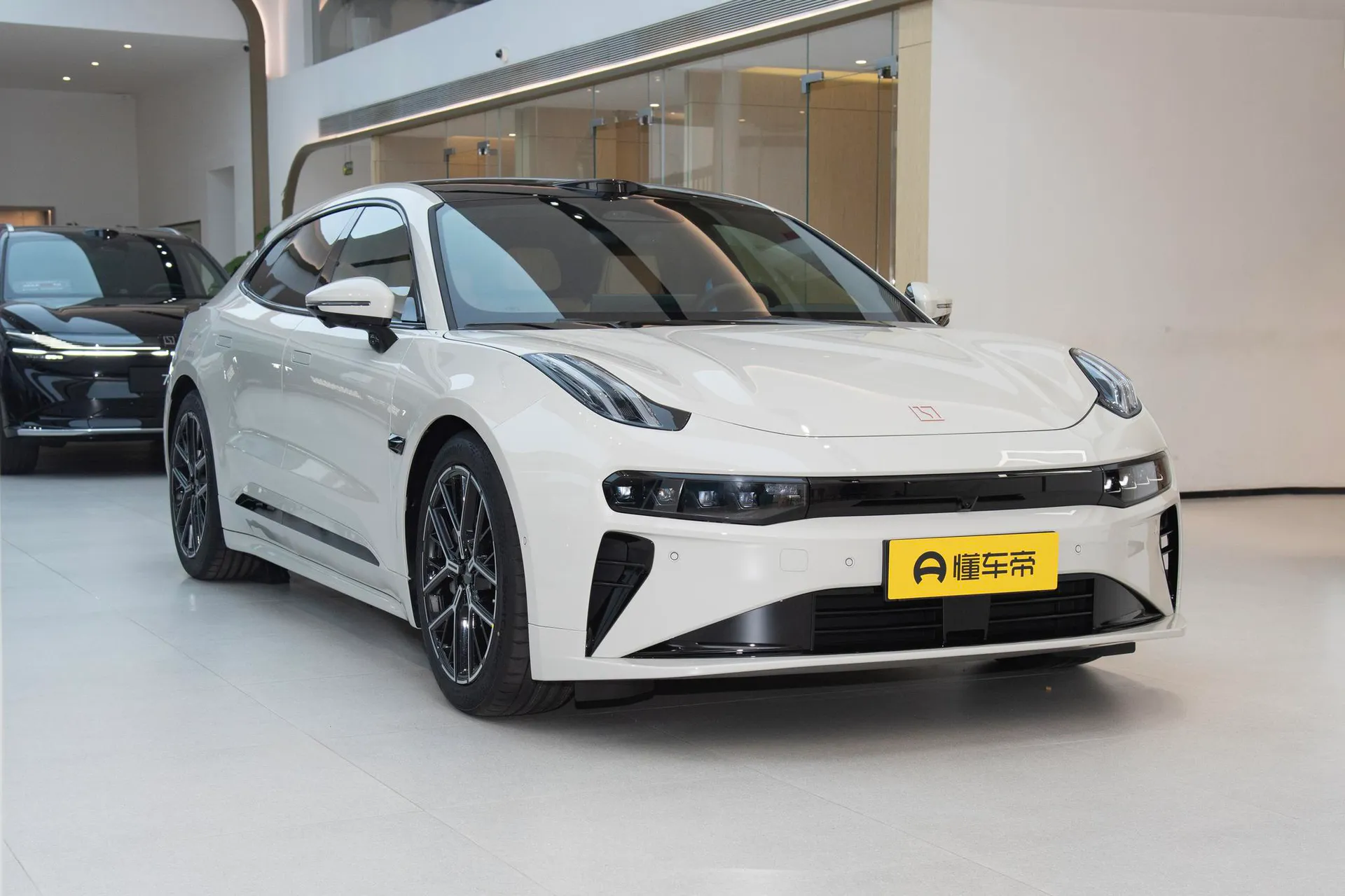  001 Ultra 103kWh AWD