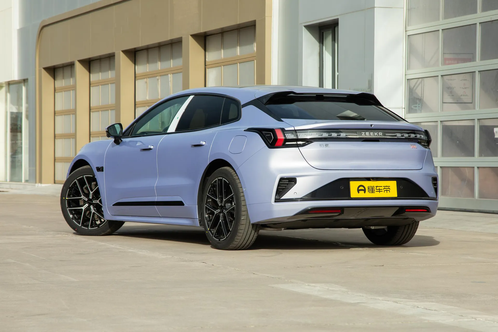  001 Ultra 103kWh AWD