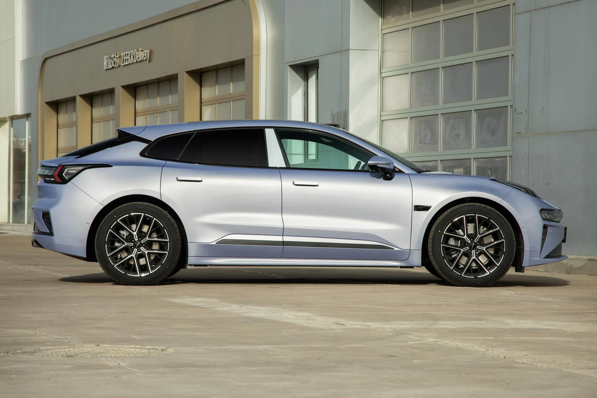  001 Ultra 103kWh AWD