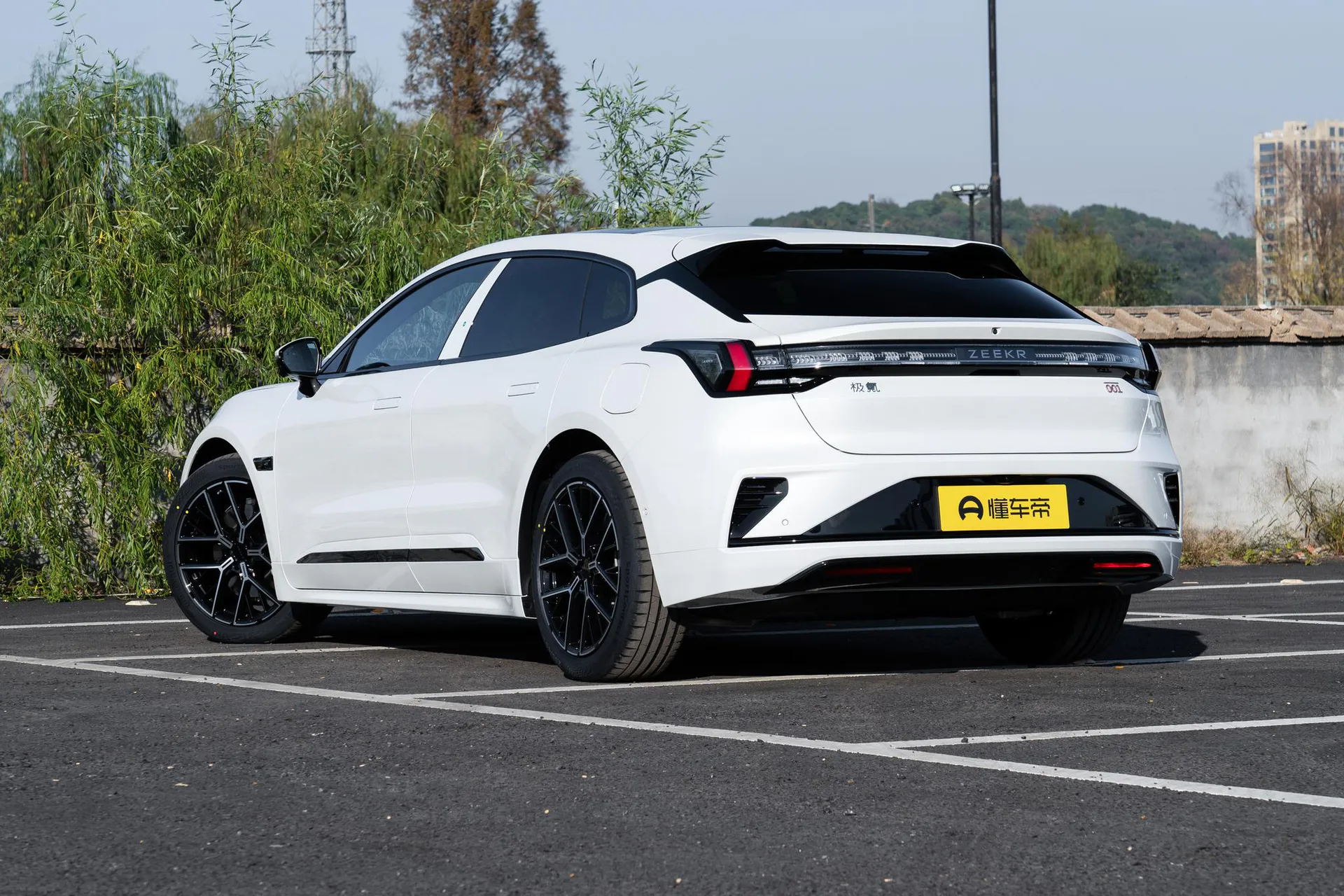  001 Ultra 103kWh AWD
