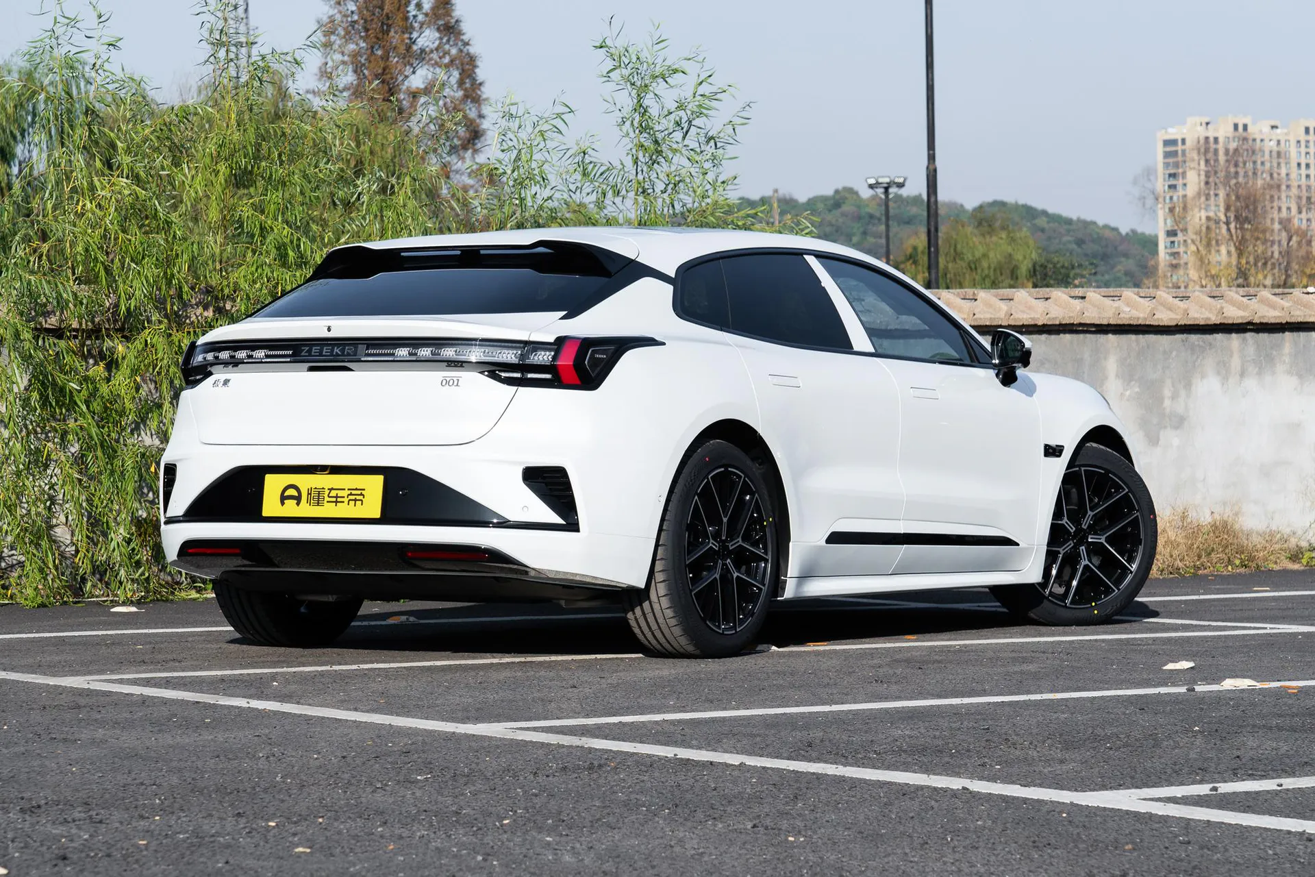  001 Ultra 103kWh AWD