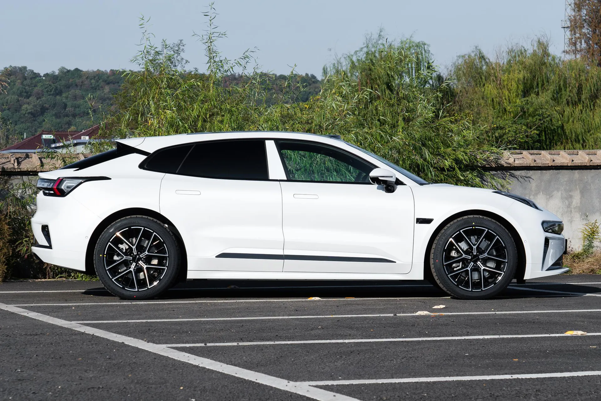  001 Ultra 103kWh AWD