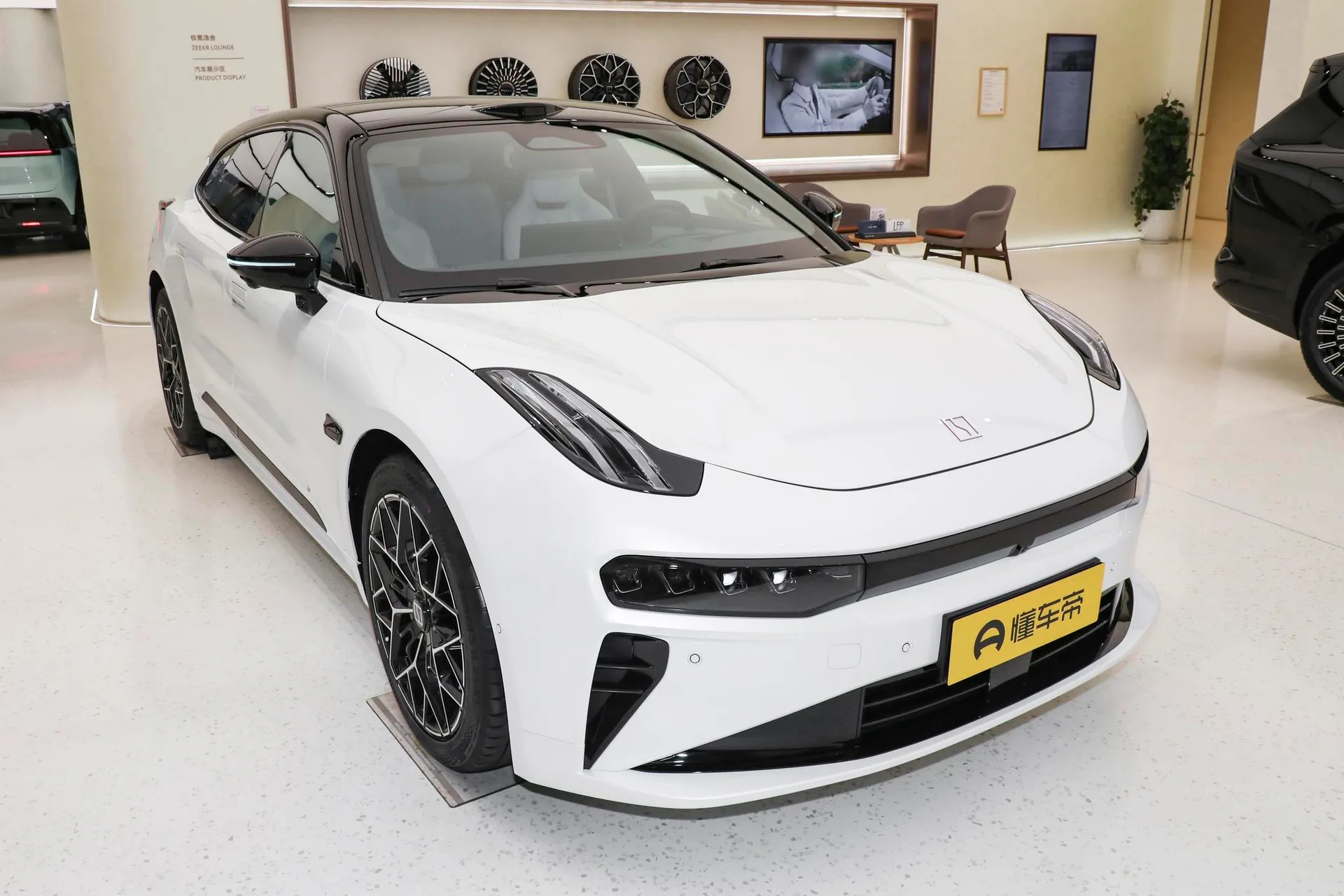  001 Ultra 103kWh AWD