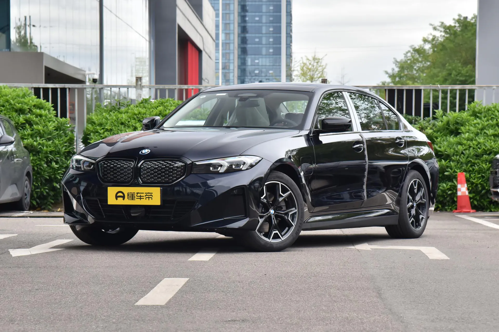  i3 eDrive 40 L Night Package