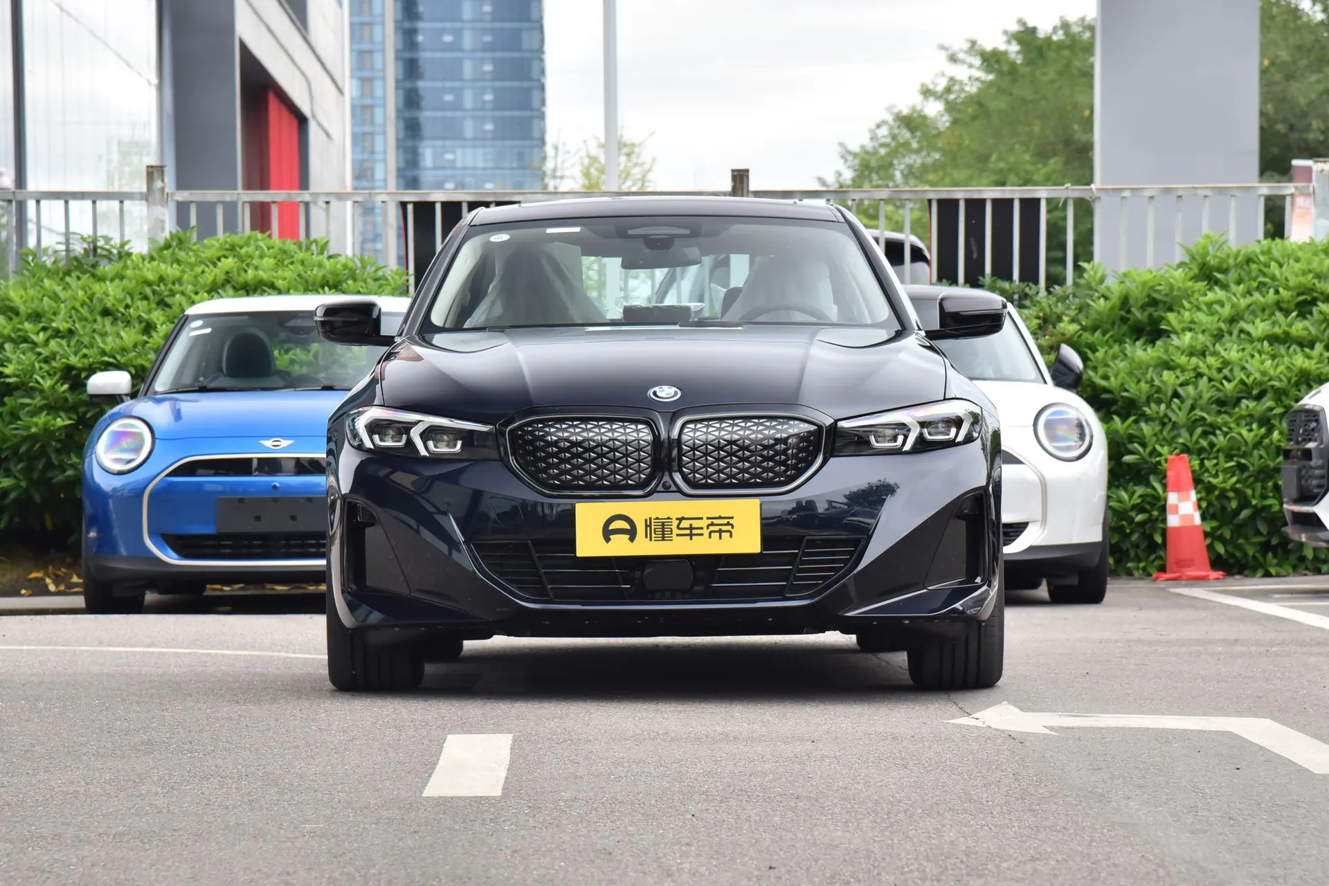  i3 eDrive 40 L Night Package