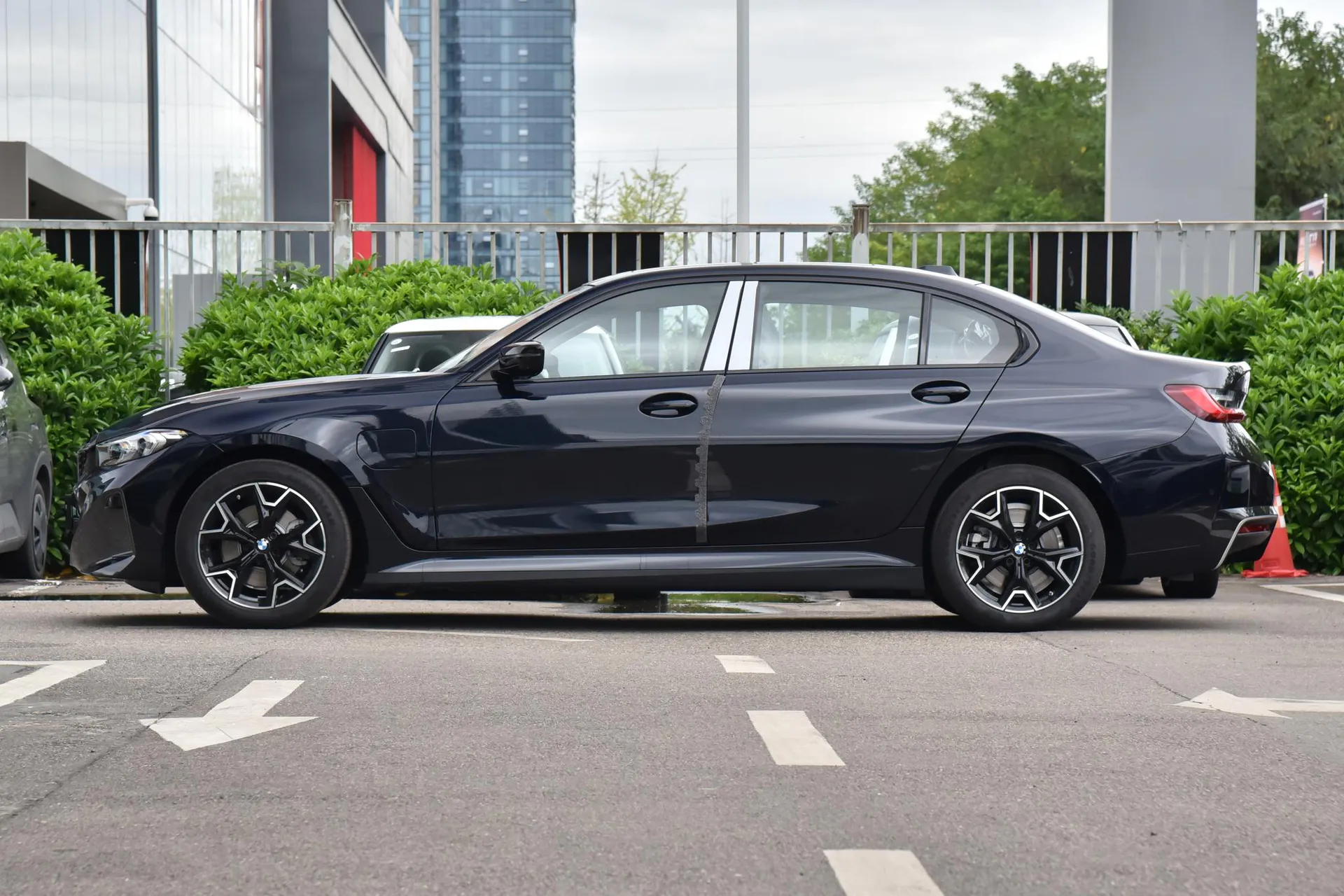  i3 eDrive 40 L Night Package