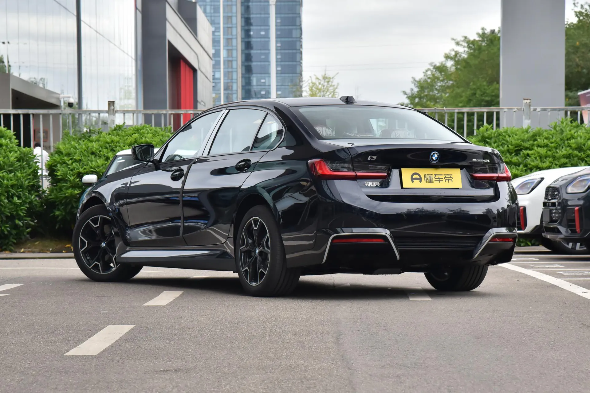  i3 eDrive 40 L Night Package