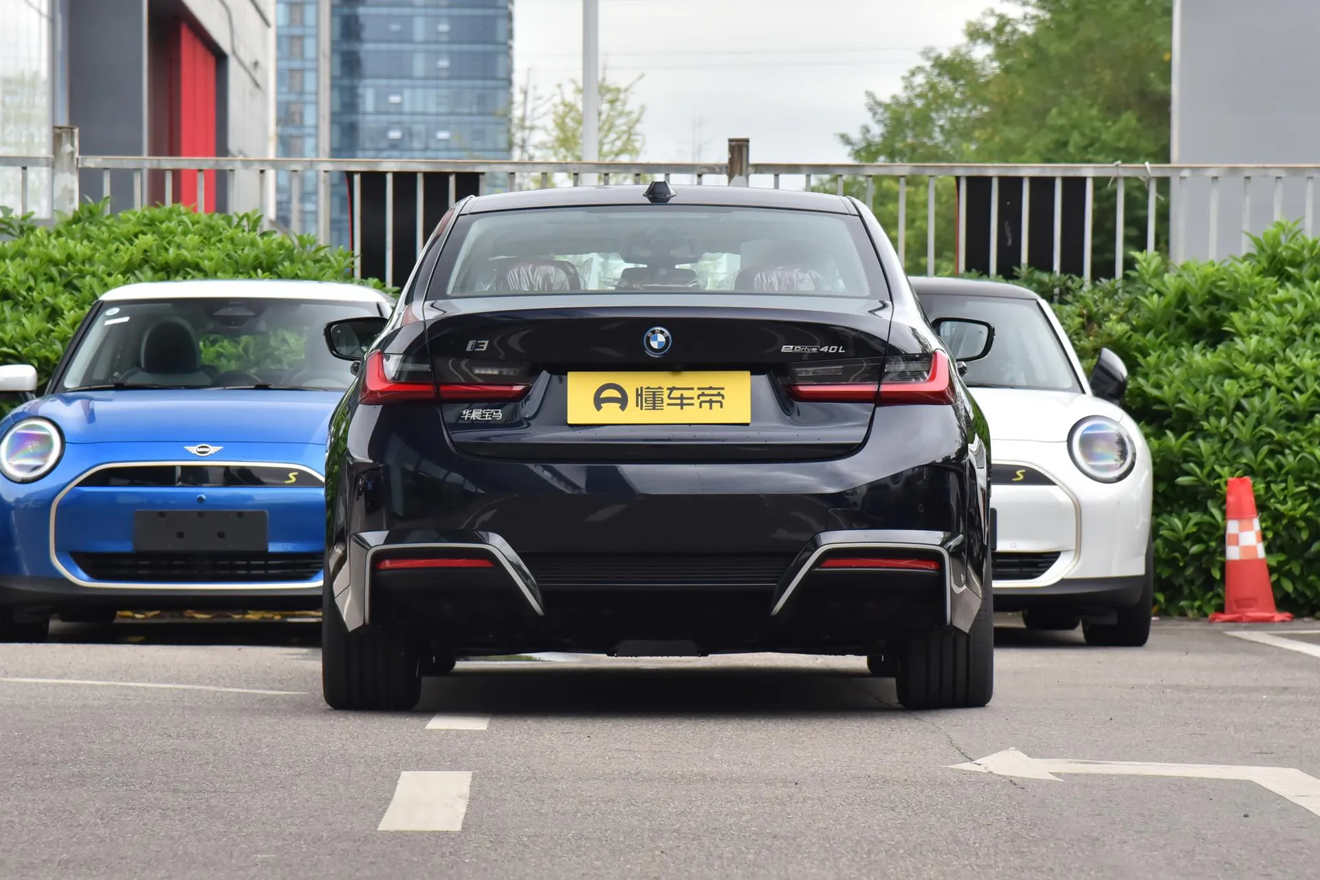  i3 eDrive 40 L Night Package
