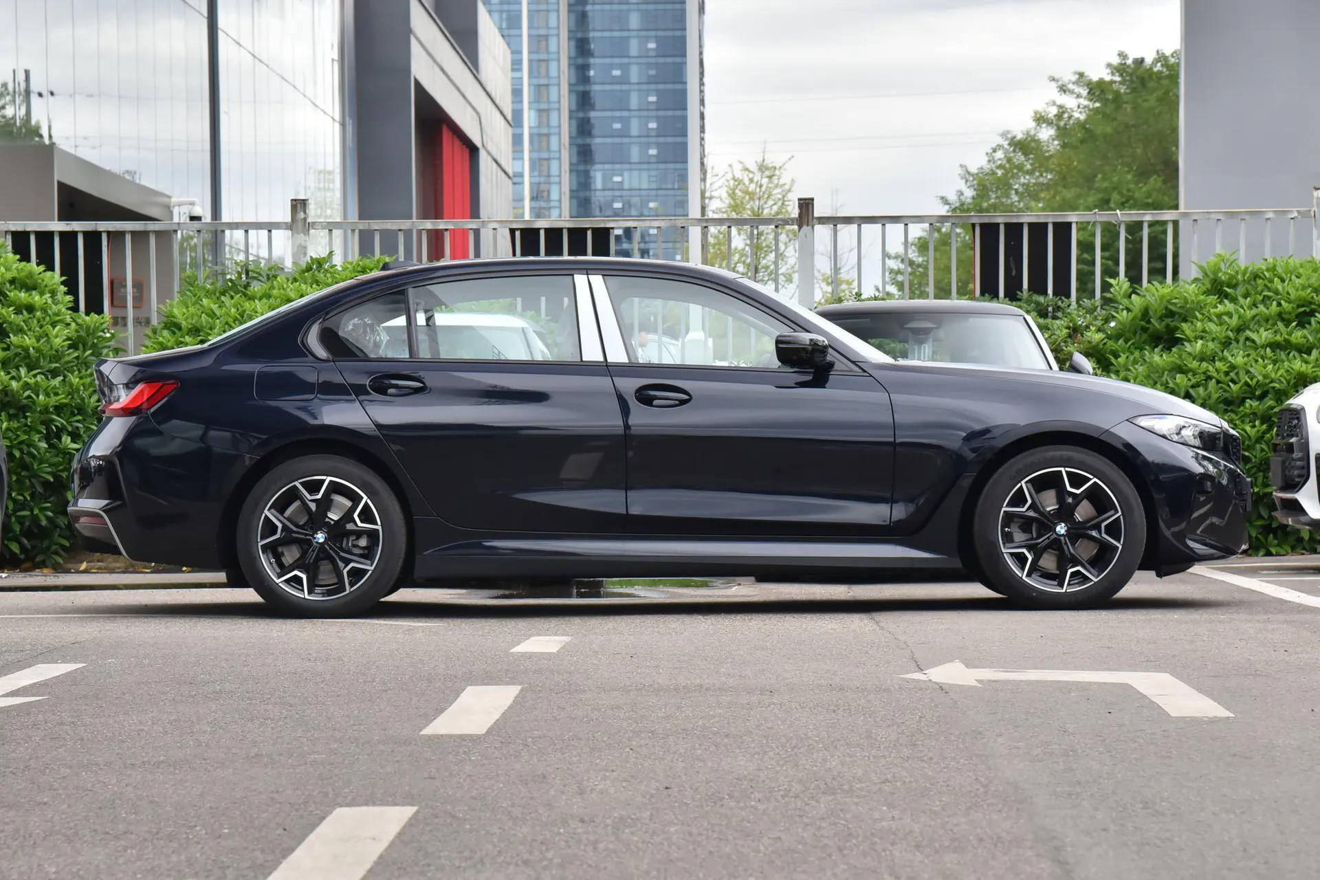  i3 eDrive 40 L Night Package