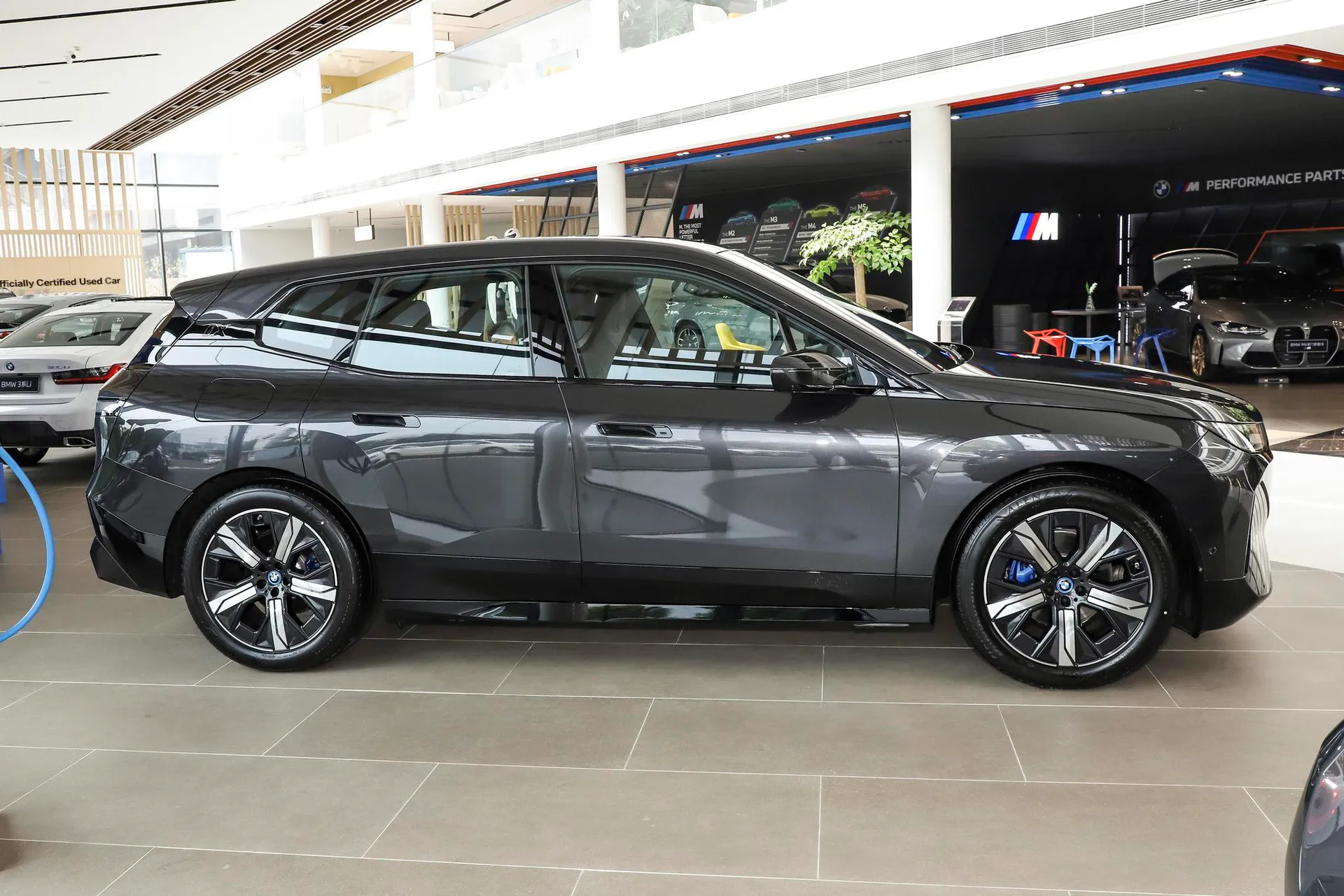  iX xDrive 40
