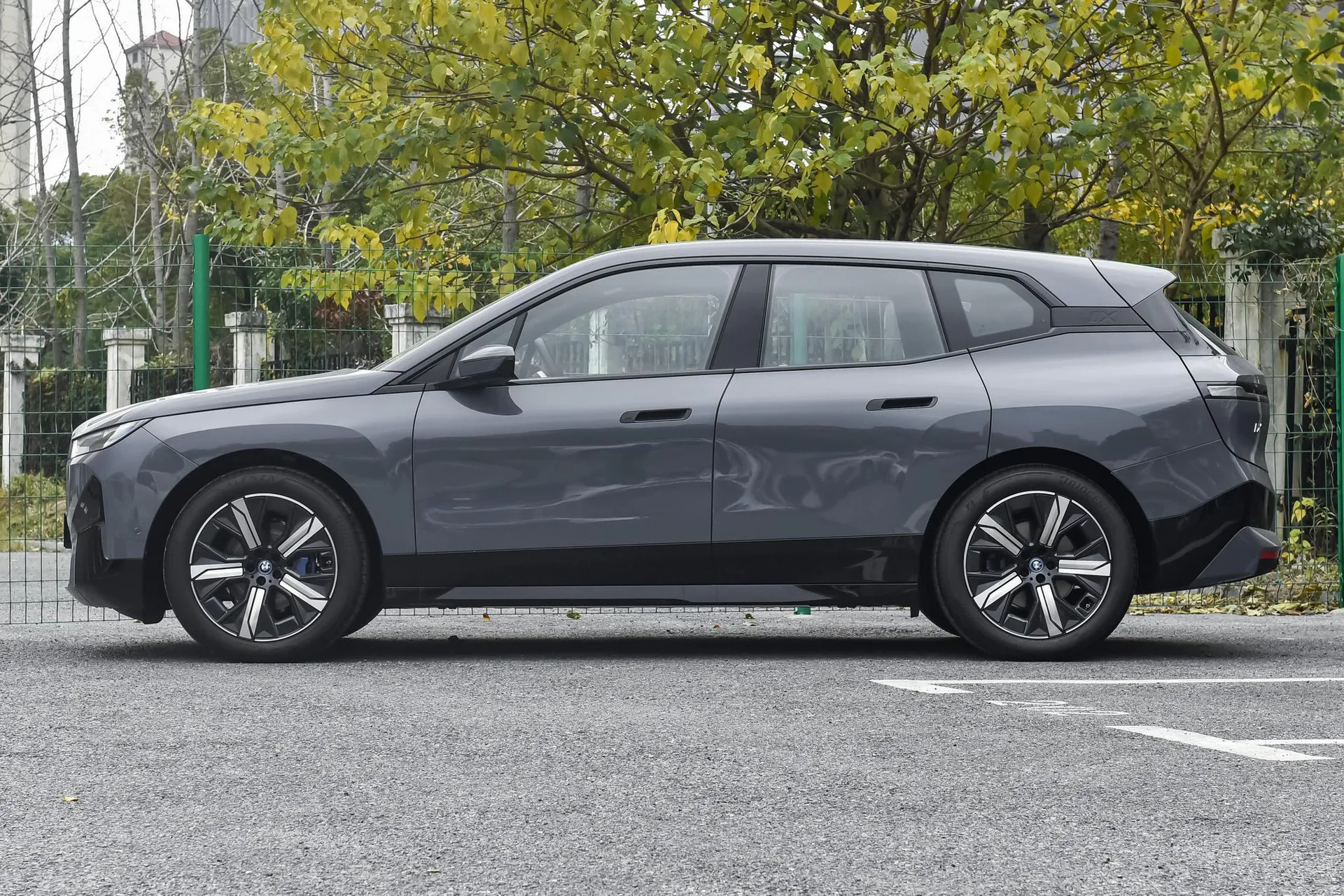  iX xDrive 40