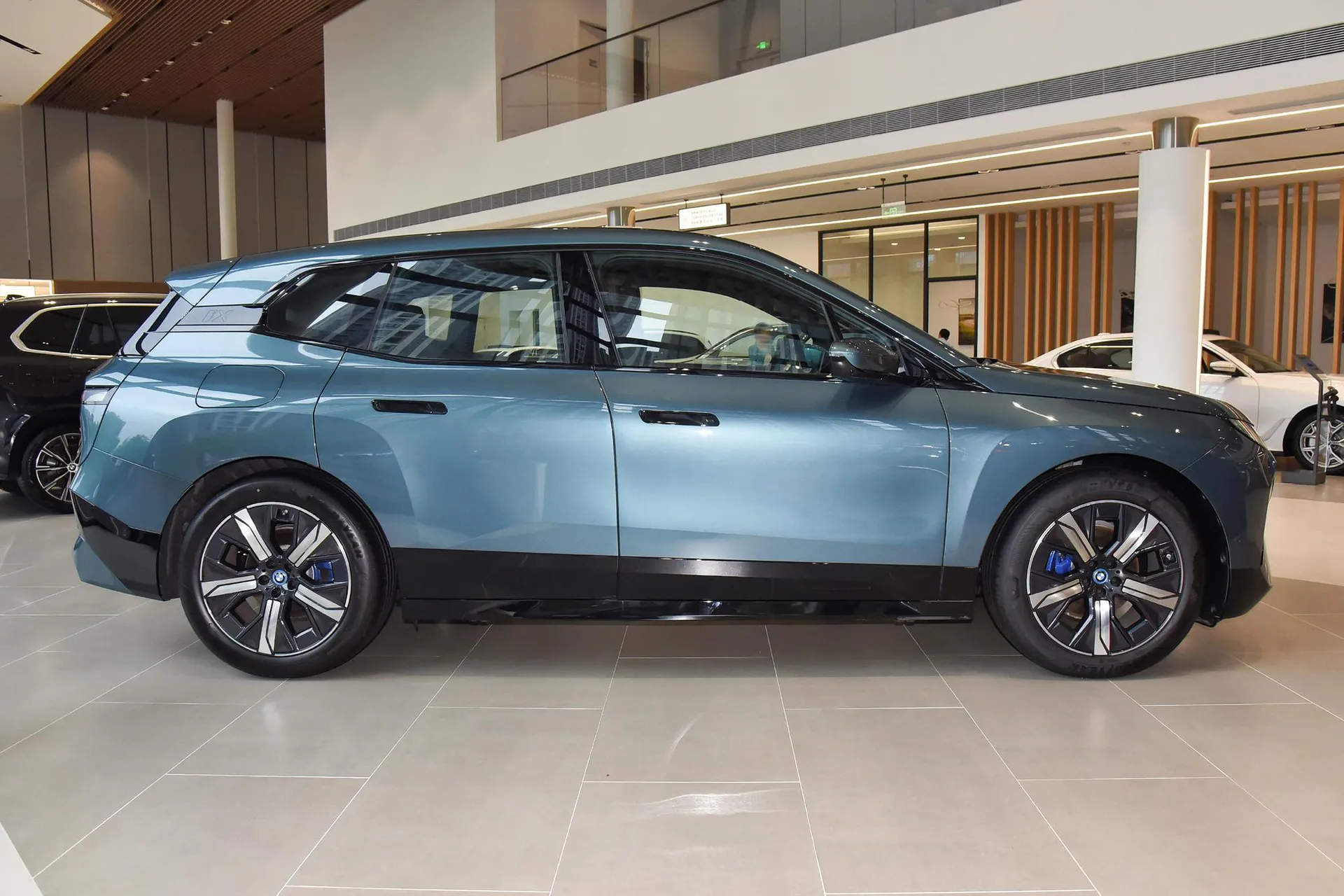  iX xDrive 40