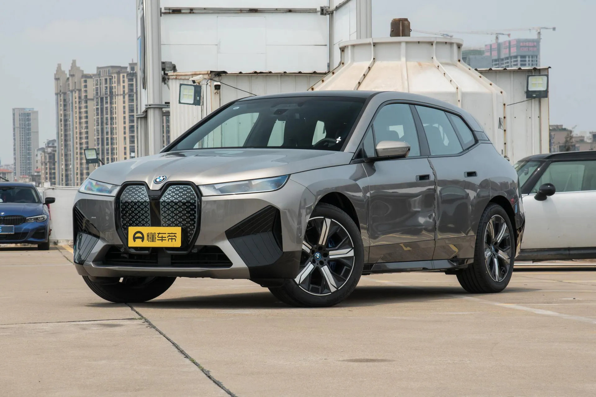  iX xDrive 40