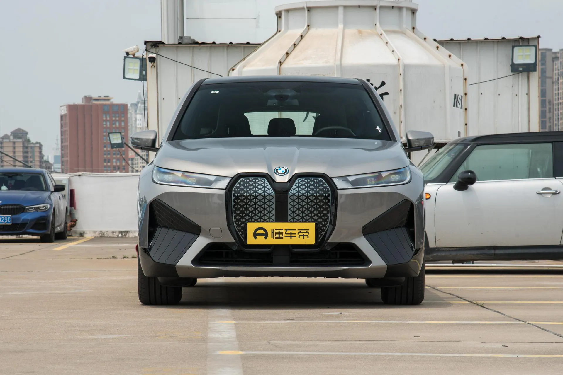  iX xDrive 40