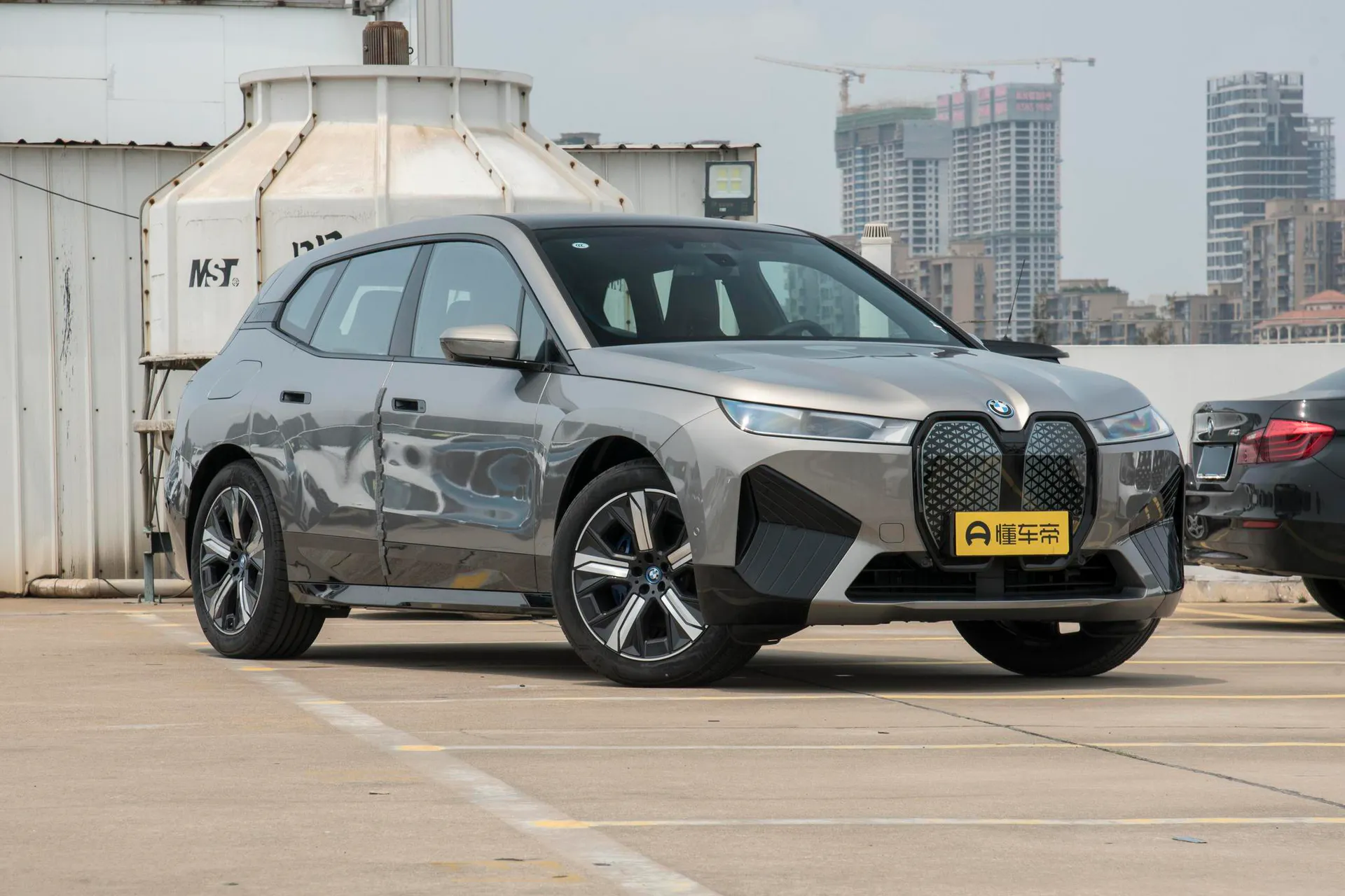  iX xDrive 40
