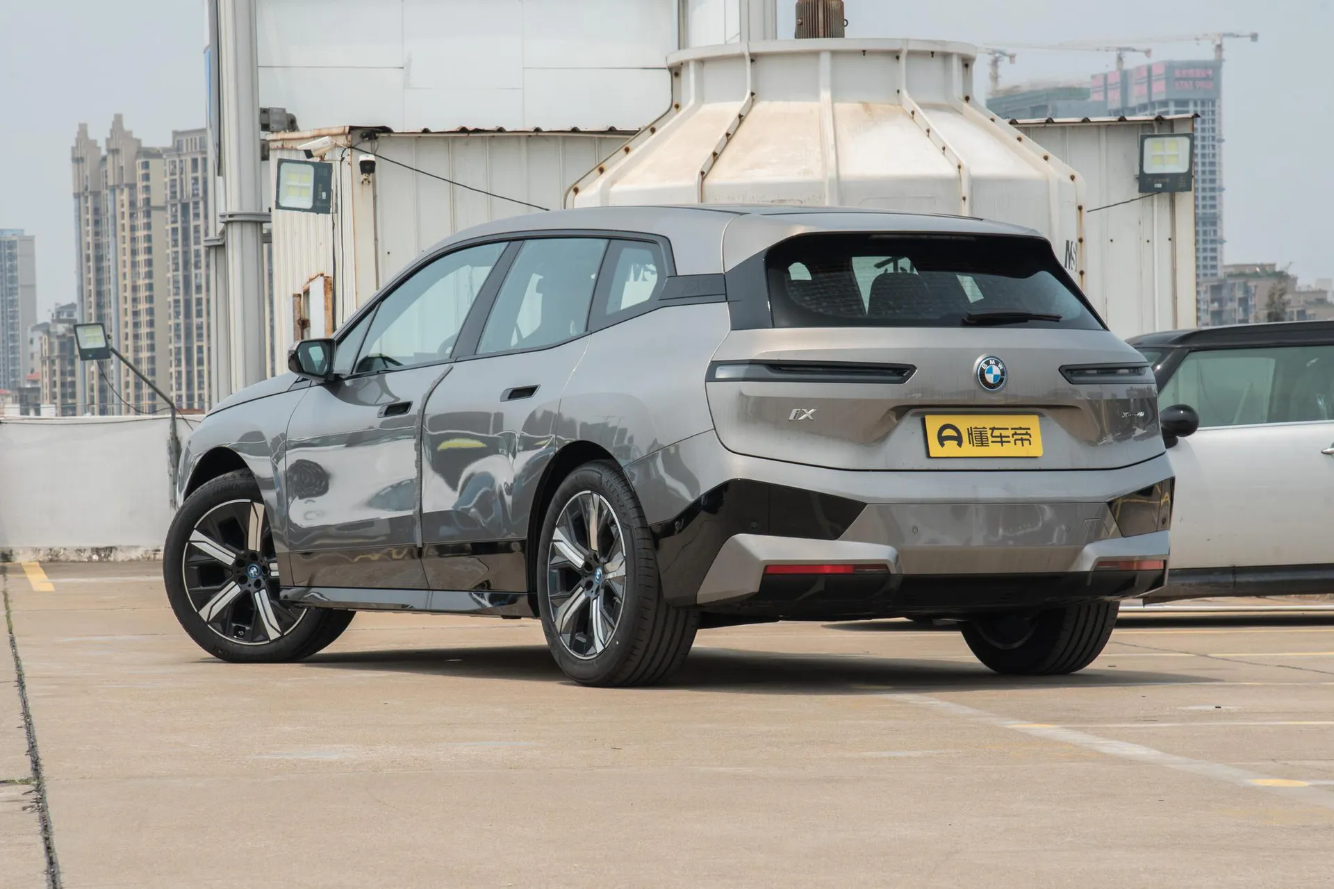  iX xDrive 40