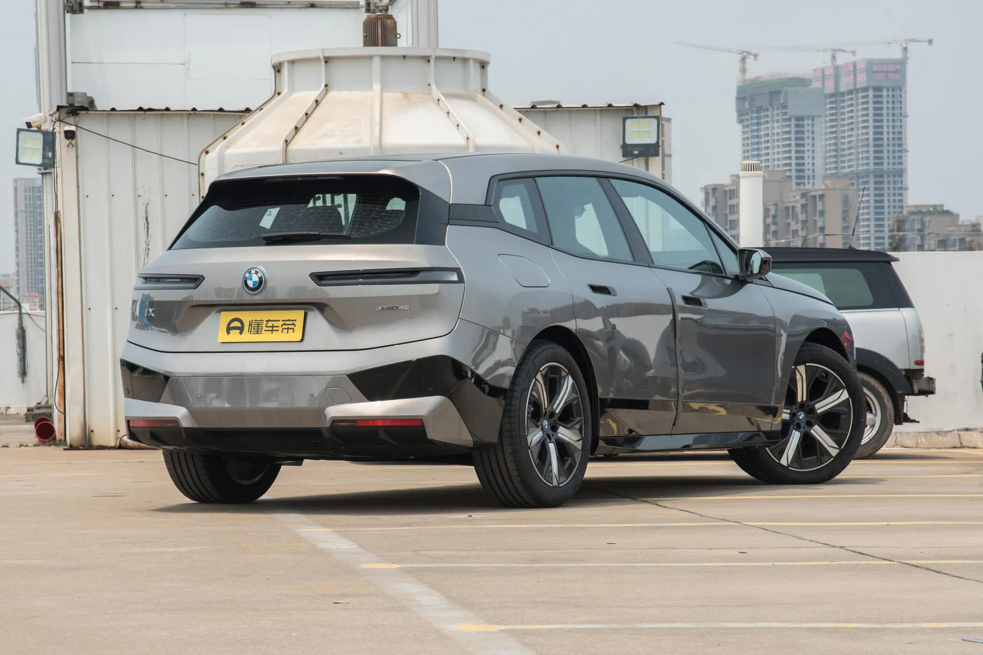  iX xDrive 40