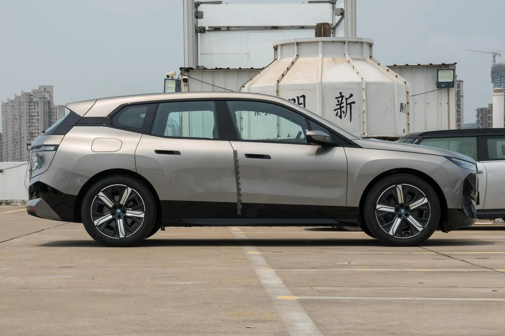  iX xDrive 40