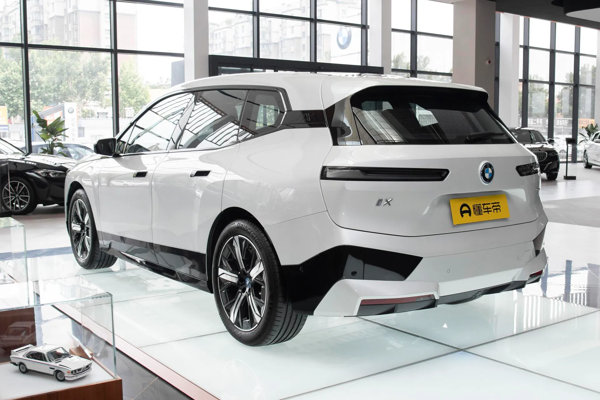  iX xDrive 40