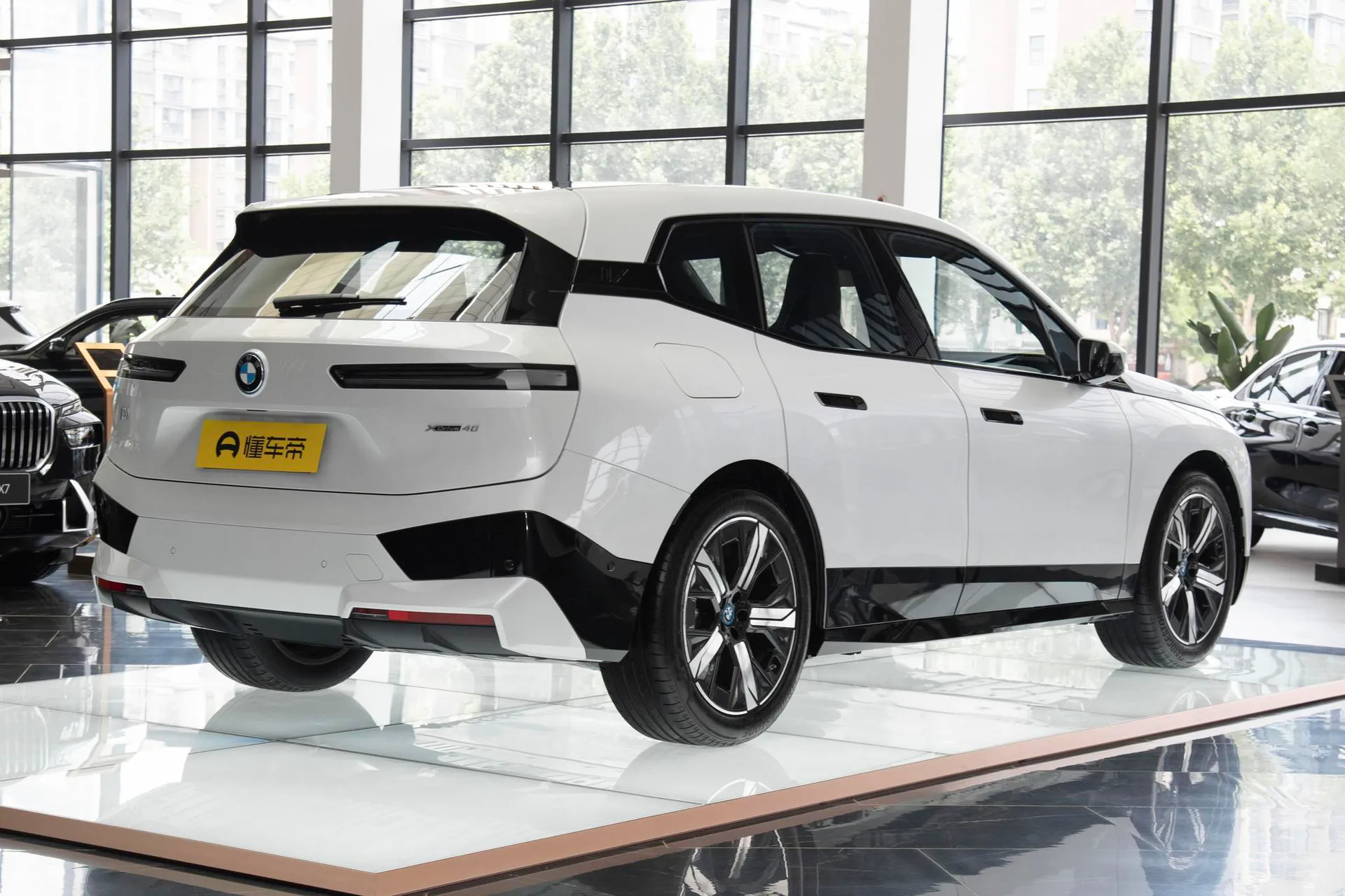  iX xDrive 40